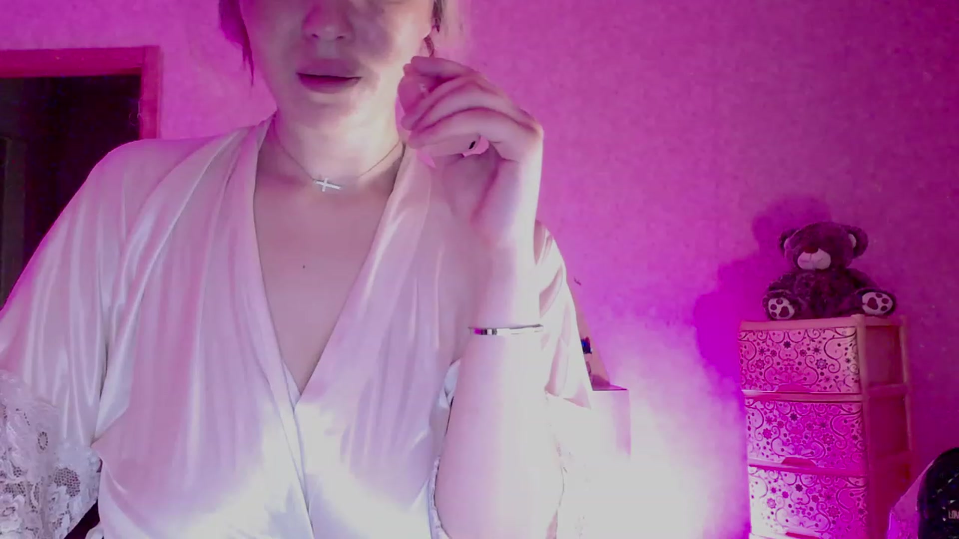 Gallery image thumbnail from AmateurSarah's myfreecams stream on, 08/08/2023, 21:08 image 15 of 20
