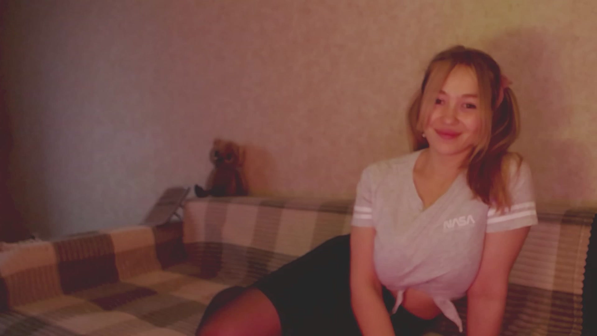 Gallery image thumbnail from AmateurSarah's myfreecams stream on, 09/09/2023, 11:01 image 8 of 20