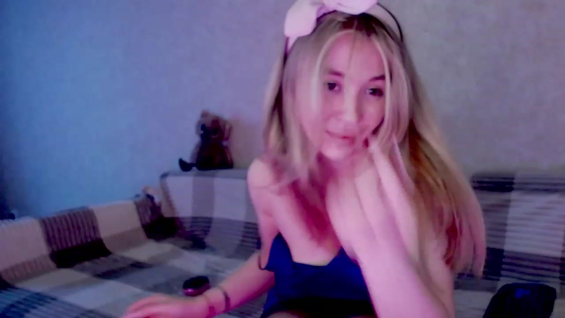 Gallery image thumbnail from AmateurSarah's myfreecams stream on, 09/09/2023, 12:59 image 4 of 20