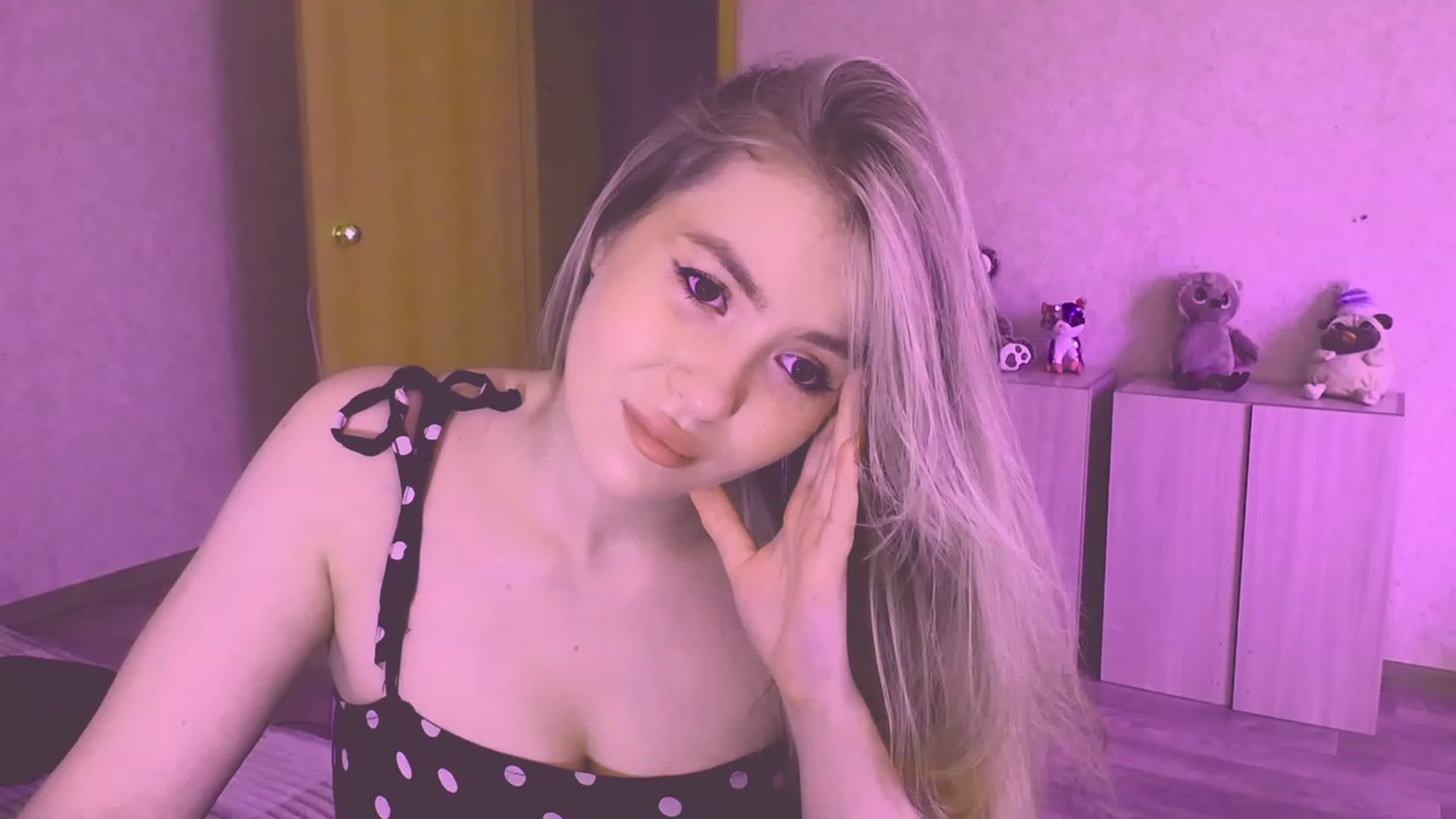 Gallery image thumbnail from AmateurSarah's myfreecams stream on, 09/16/2023, 12:04 image 18 of 20