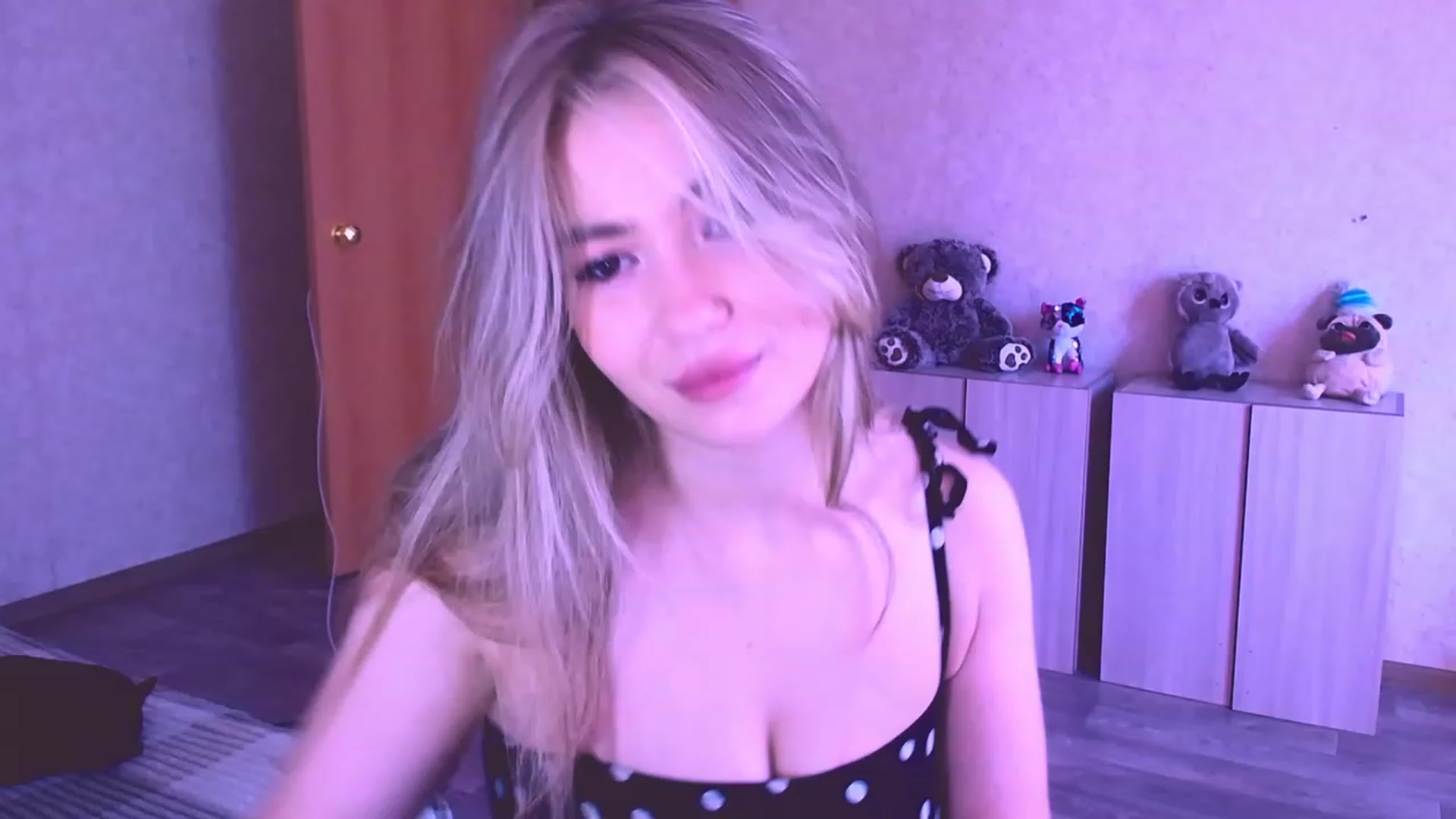Gallery image thumbnail from AmateurSarah's myfreecams stream on, 09/16/2023, 12:04 image 15 of 20