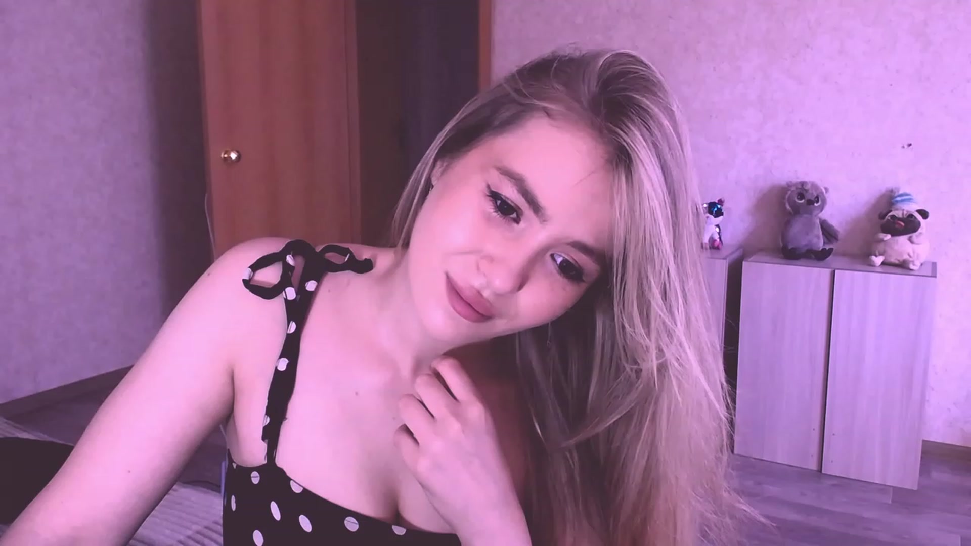 Gallery image thumbnail from AmateurSarah's myfreecams stream on, 09/16/2023, 12:04 image 17 of 20
