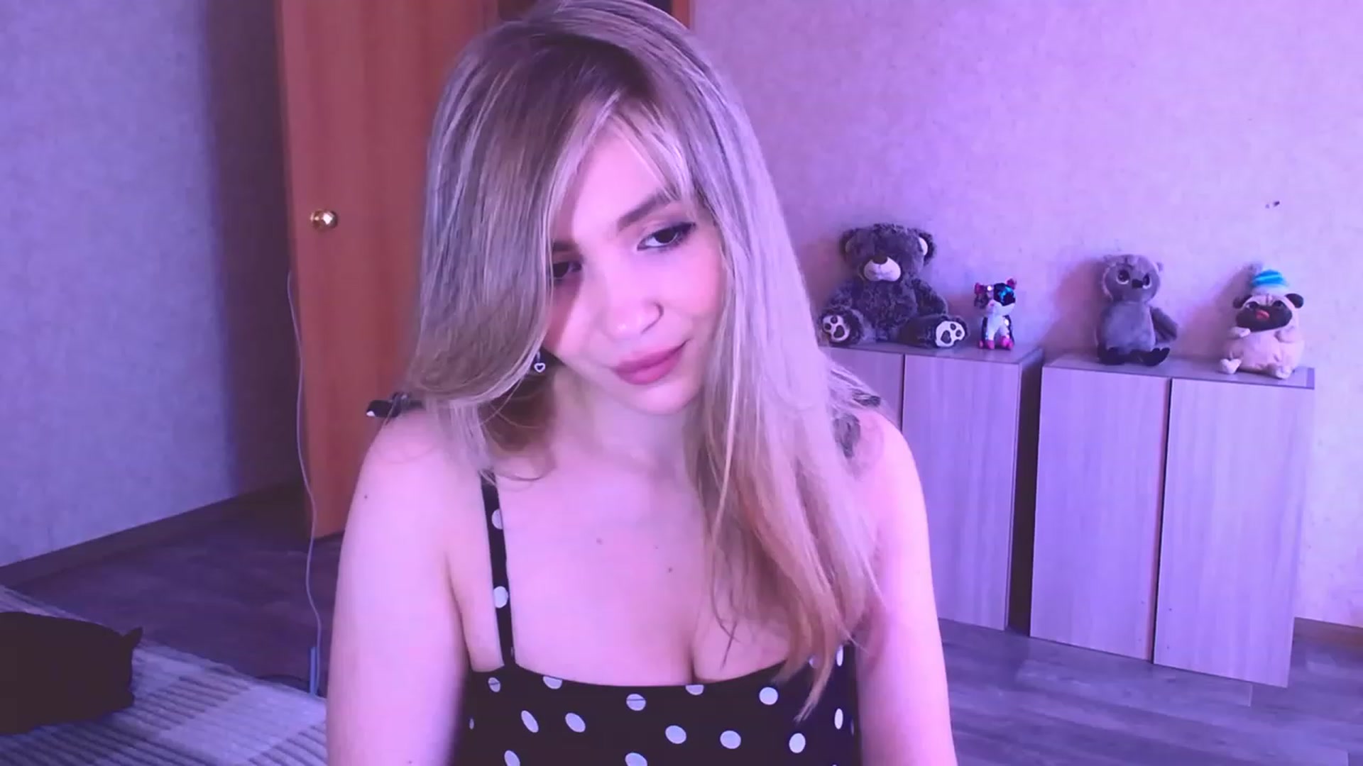 Gallery image thumbnail from AmateurSarah's myfreecams stream on, 09/16/2023, 12:04 image 13 of 20