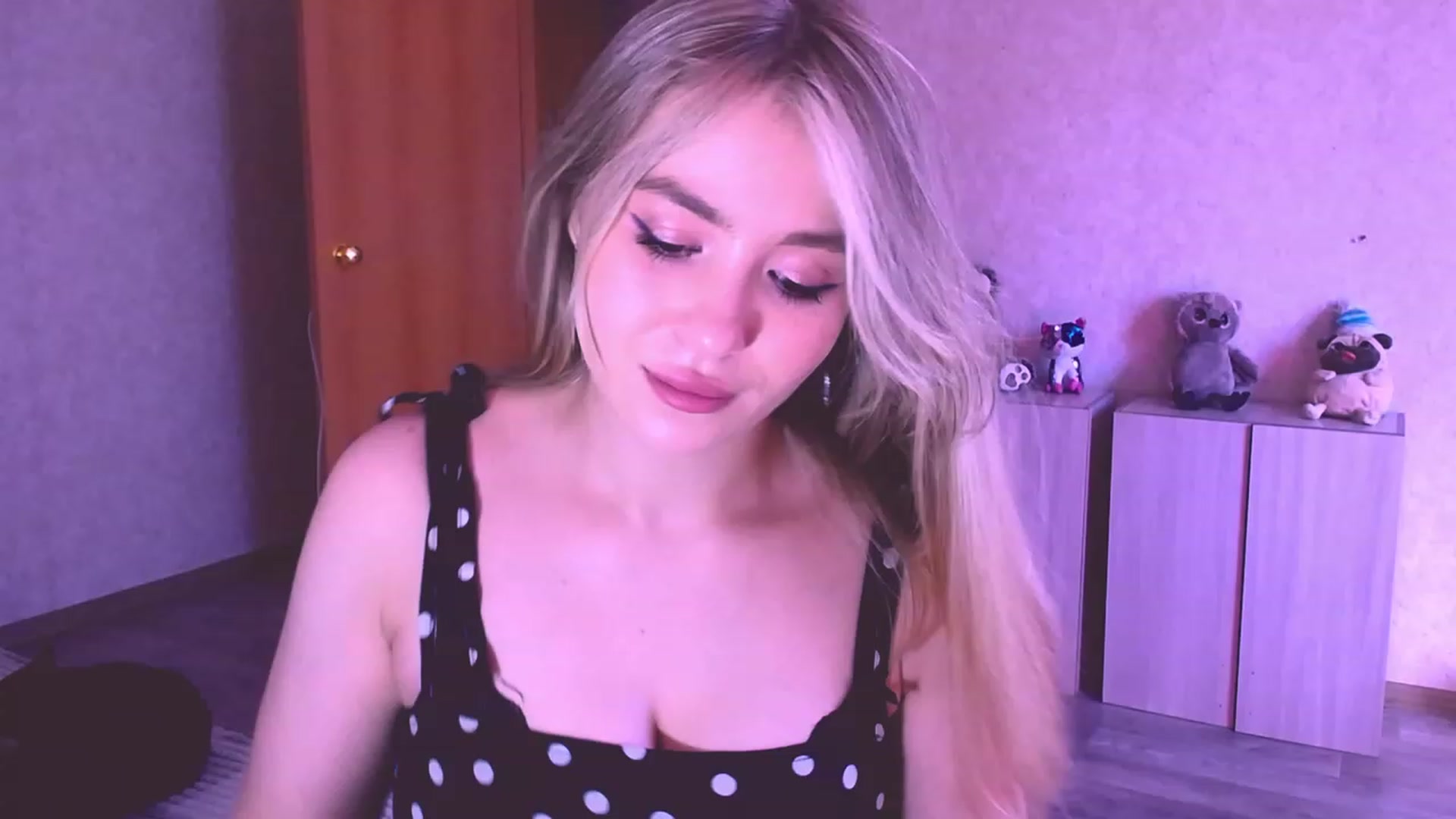 Gallery image thumbnail from AmateurSarah's myfreecams stream on, 09/16/2023, 12:04 image 2 of 20