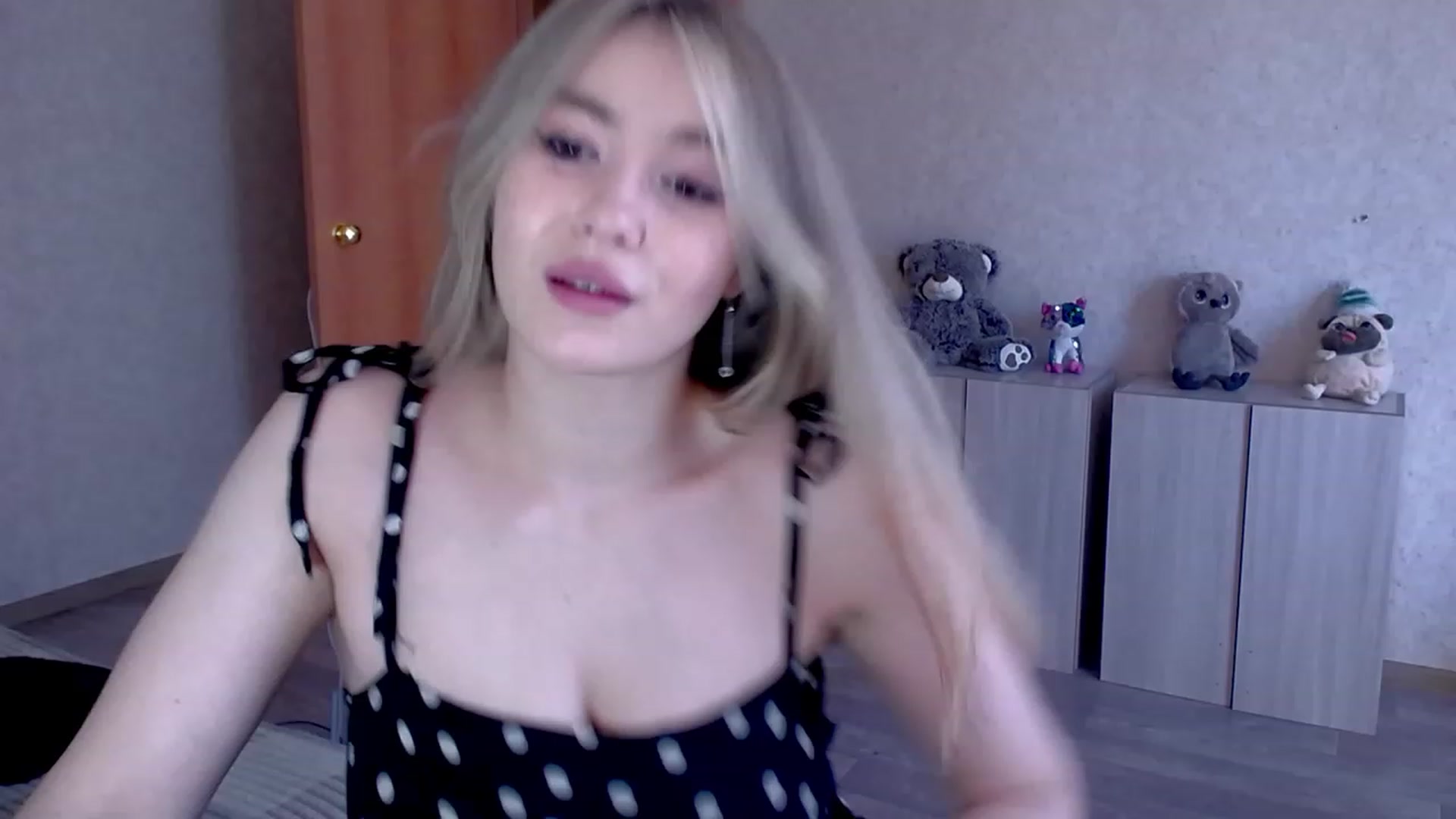 Gallery image thumbnail from AmateurSarah's myfreecams stream on, 09/16/2023, 12:04 image 19 of 20