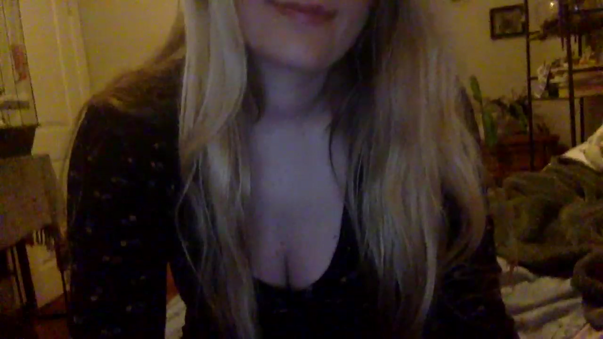 Gallery image thumbnail from Amateurblonde's myfreecams stream on, 12/21/2022, 08:39 image 9 of 20