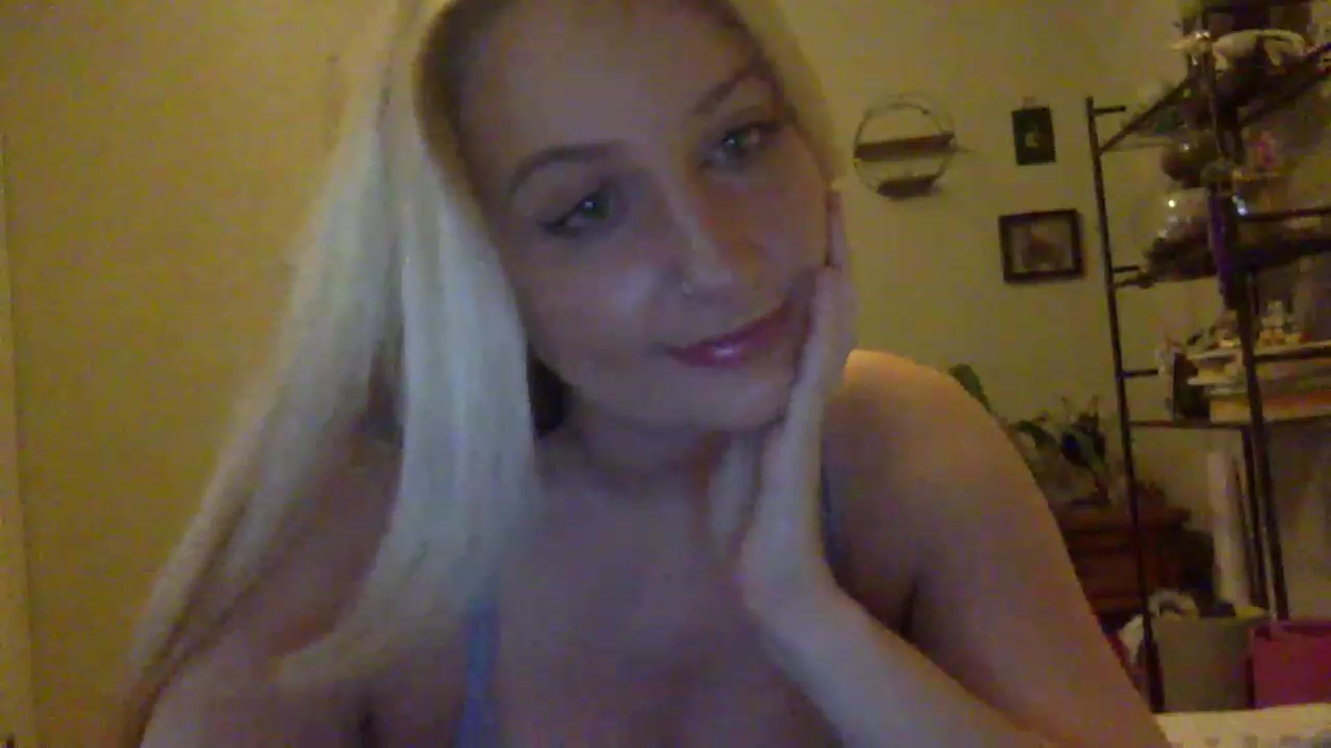 Gallery image thumbnail from Amateurblonde's myfreecams stream on, 01/12/2023, 08:22 image 3 of 20