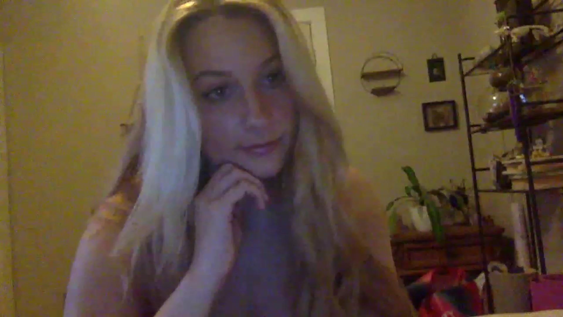 Gallery image thumbnail from Amateurblonde's myfreecams stream on, 01/12/2023, 08:22 image 1 of 20
