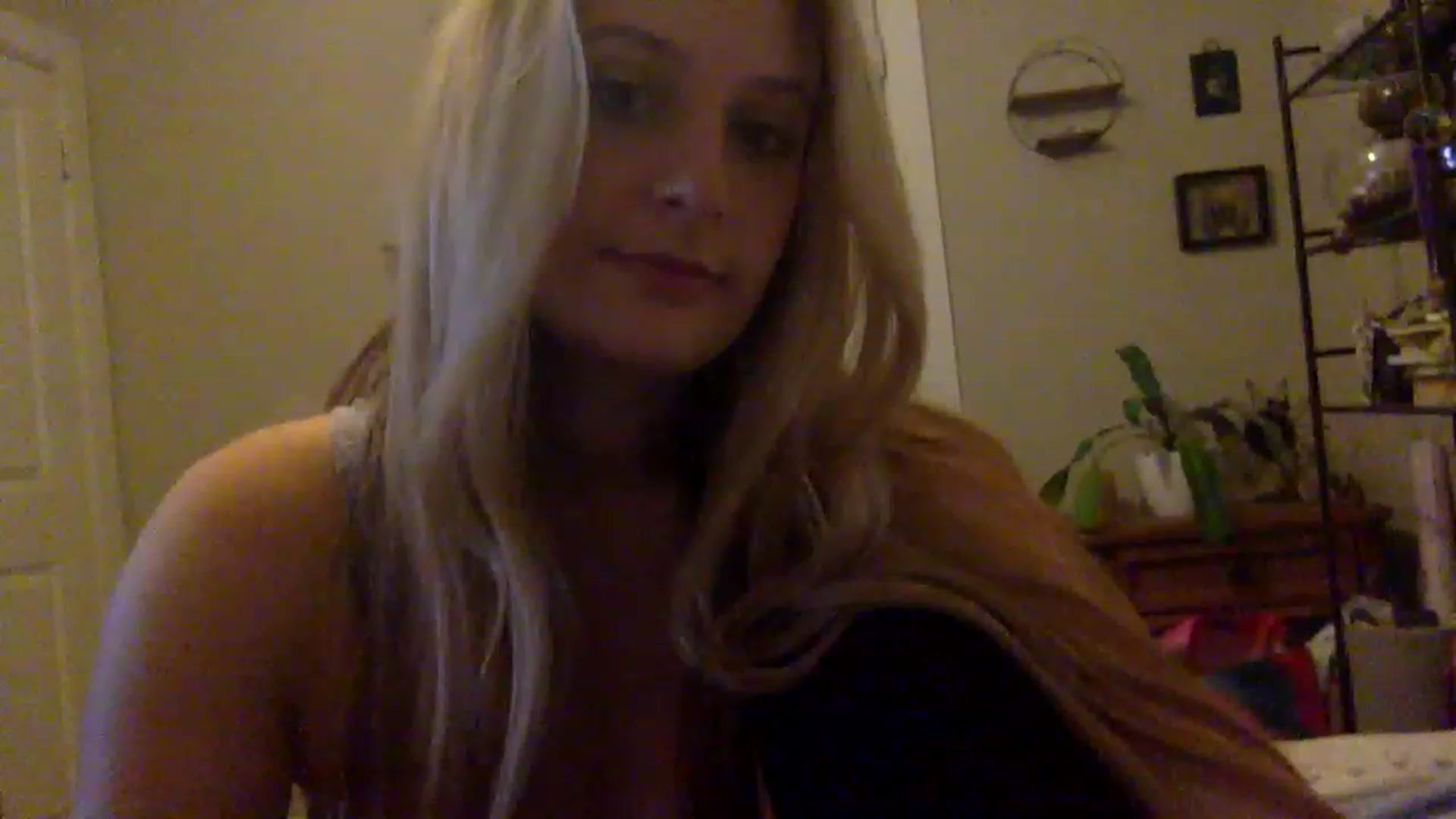 Gallery image thumbnail from Amateurblonde's myfreecams stream on, 01/12/2023, 08:22 image 20 of 20