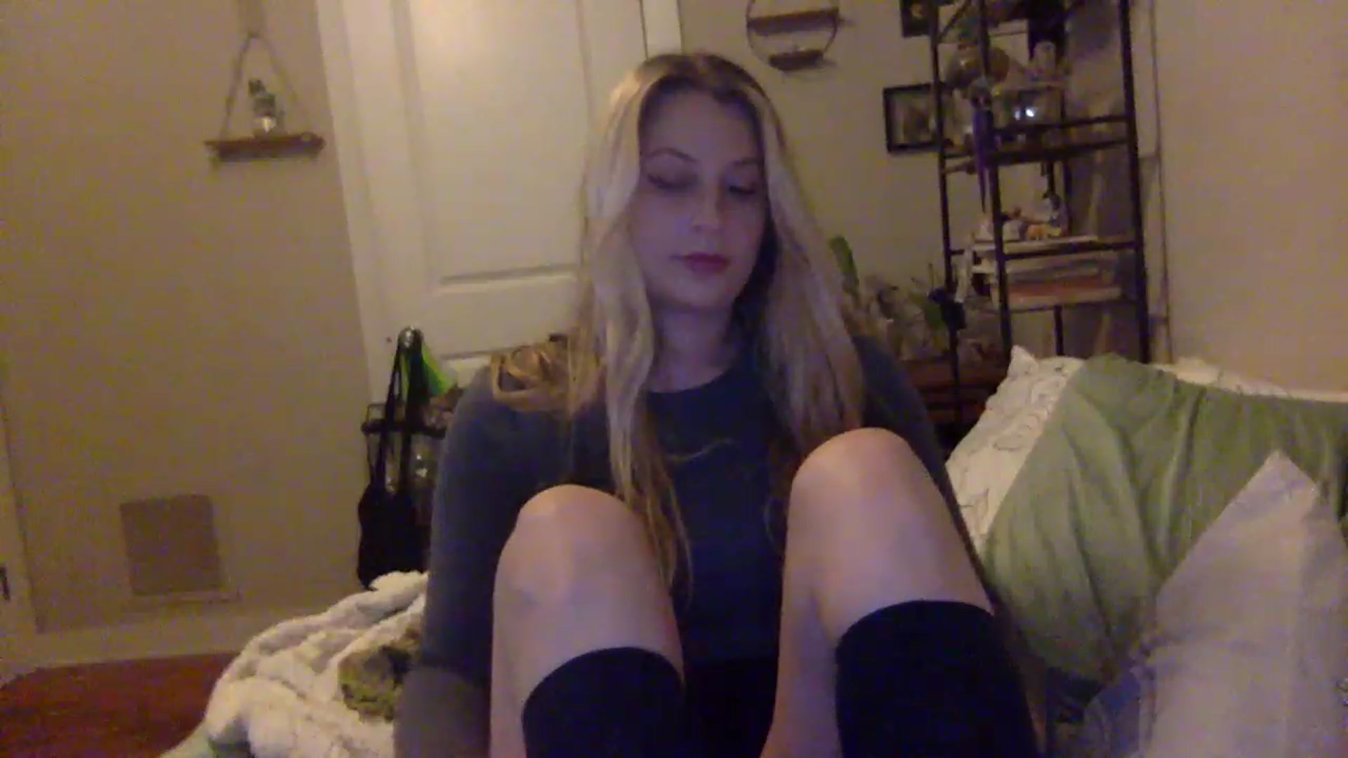 Gallery image thumbnail from Amateurblonde's myfreecams stream on, 02/09/2023, 11:10 image 8 of 20