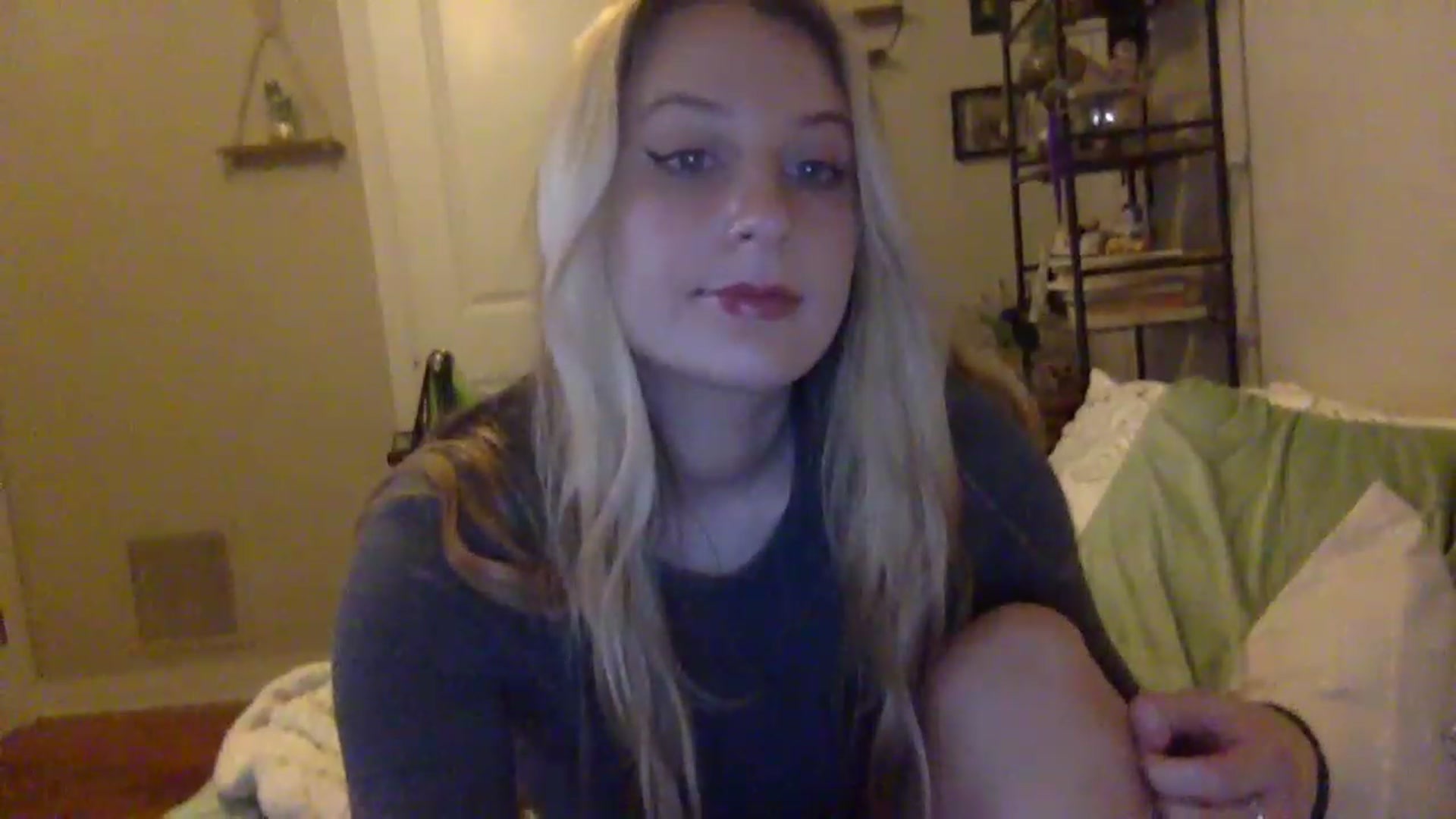 Gallery image thumbnail from Amateurblonde's myfreecams stream on, 02/09/2023, 11:10 image 4 of 20