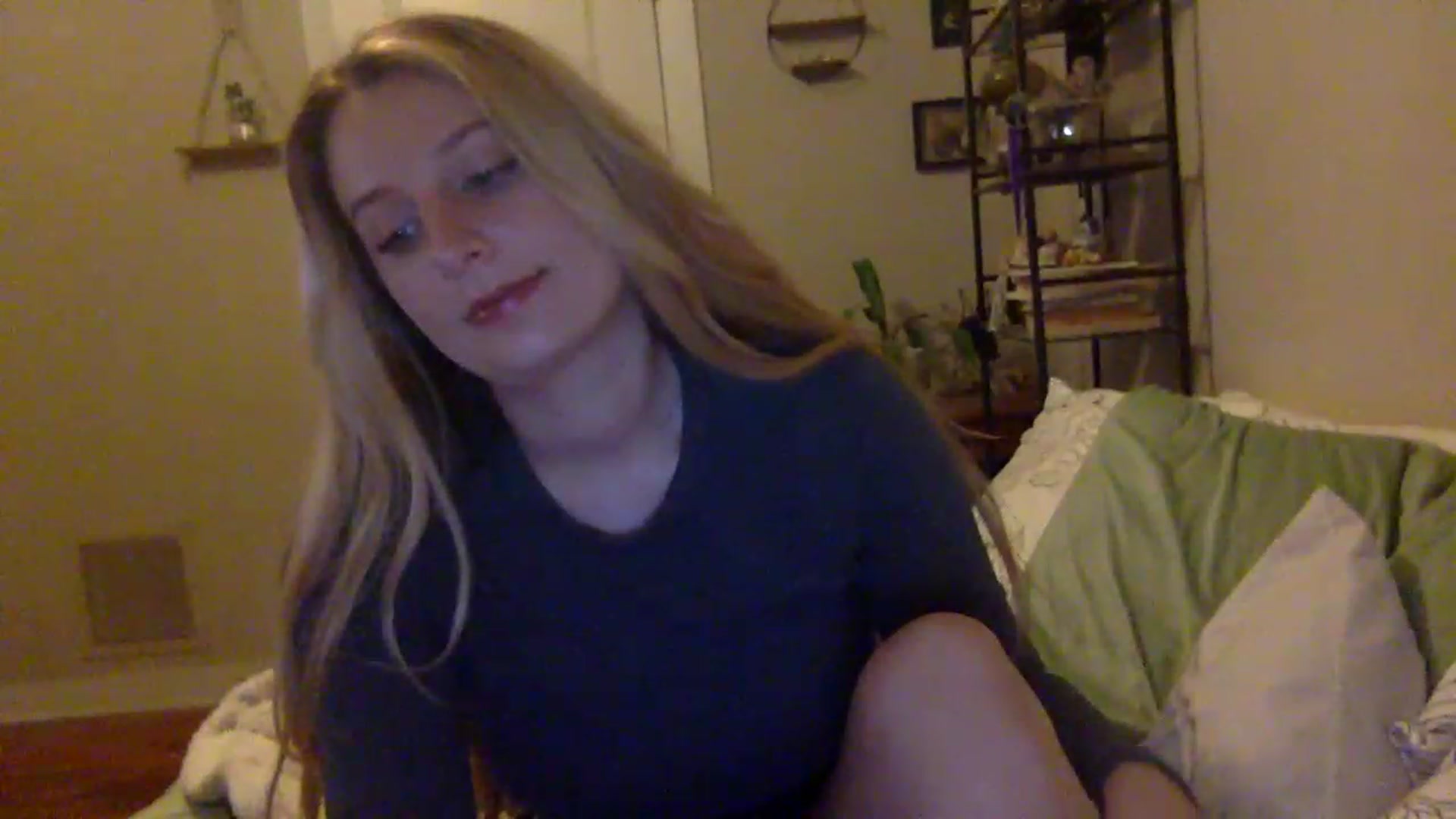 Gallery image thumbnail from Amateurblonde's myfreecams stream on, 02/09/2023, 11:10 image 11 of 20