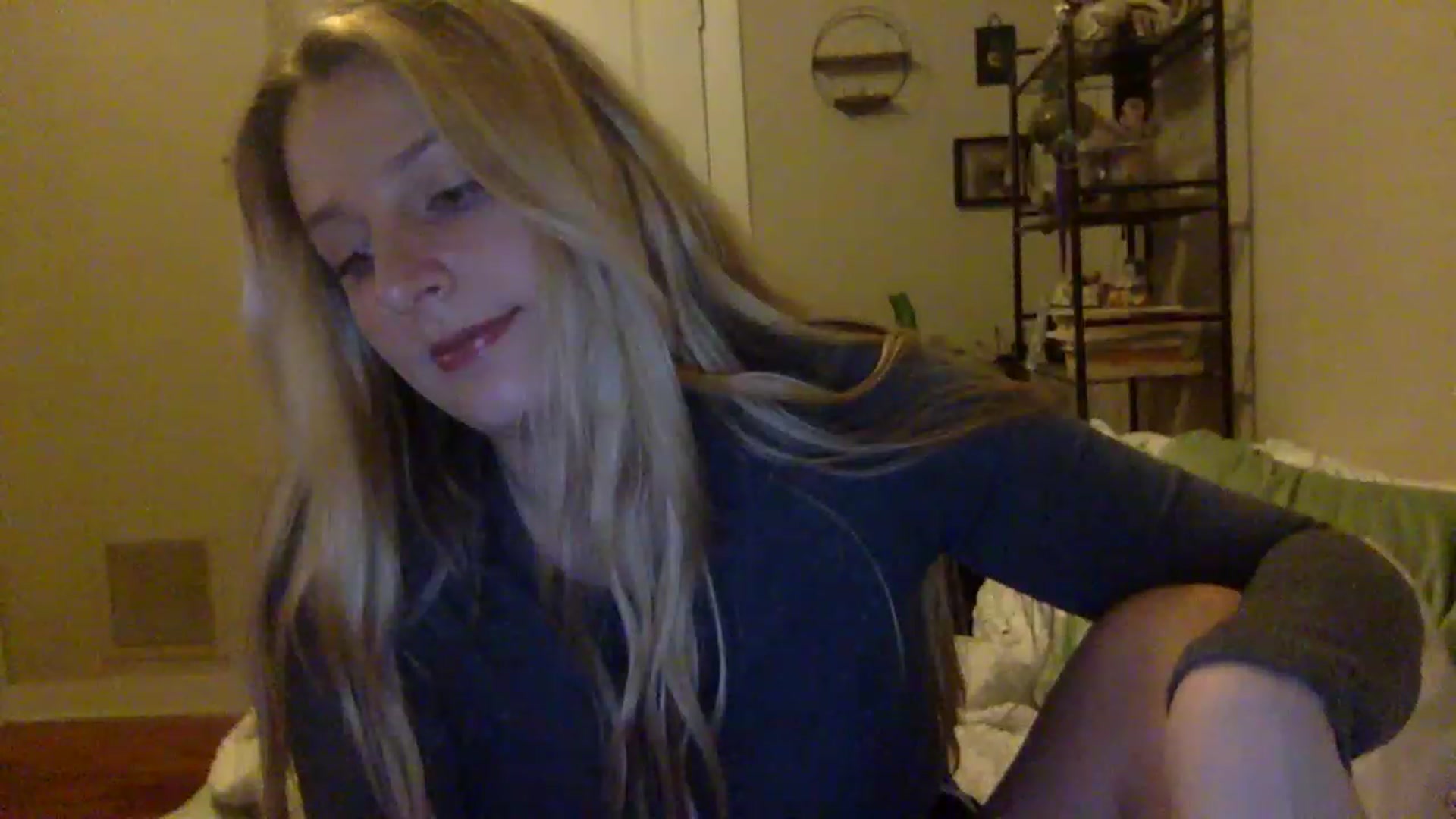 Gallery image thumbnail from Amateurblonde's myfreecams stream on, 02/09/2023, 11:10 image 16 of 20