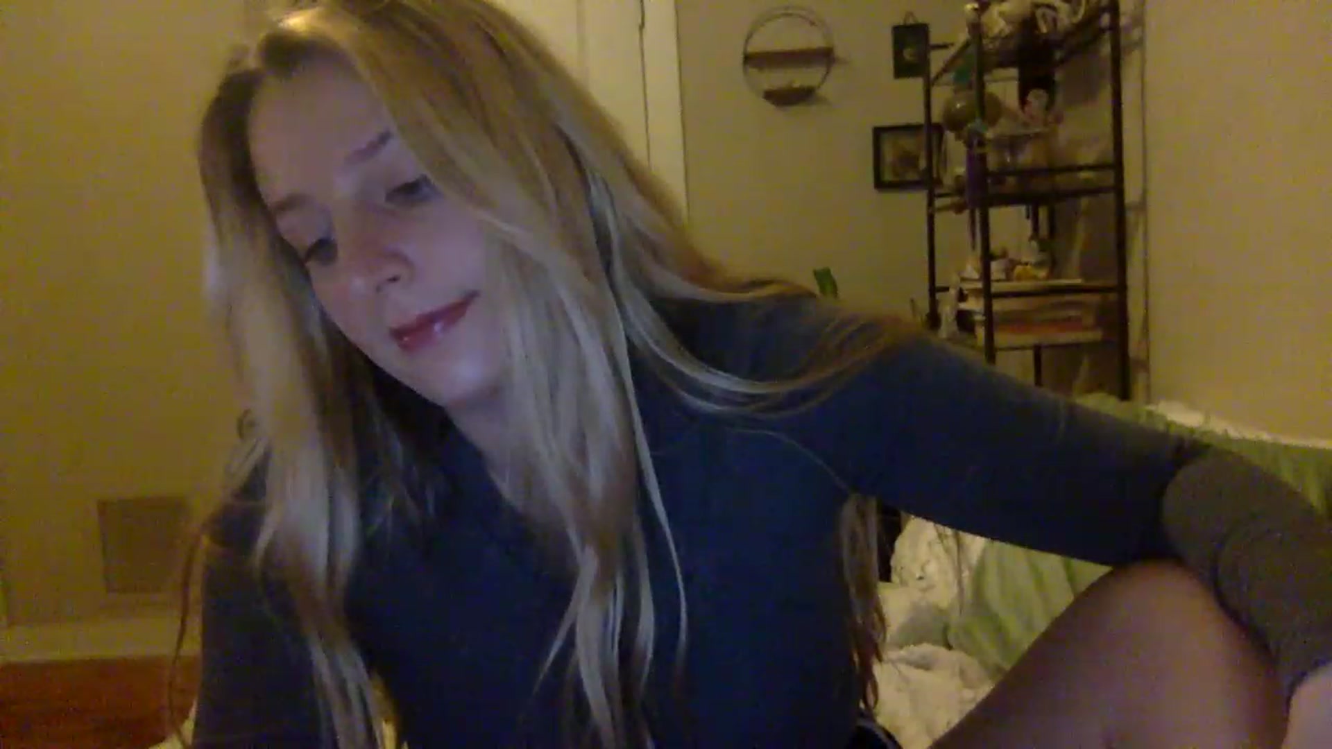 Gallery image thumbnail from Amateurblonde's myfreecams stream on, 02/09/2023, 11:10 image 15 of 20