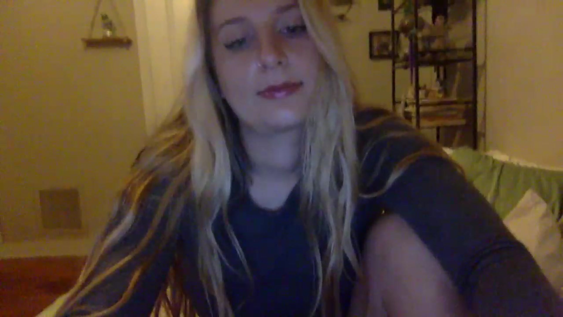 Gallery image thumbnail from Amateurblonde's myfreecams stream on, 02/09/2023, 11:10 image 17 of 20