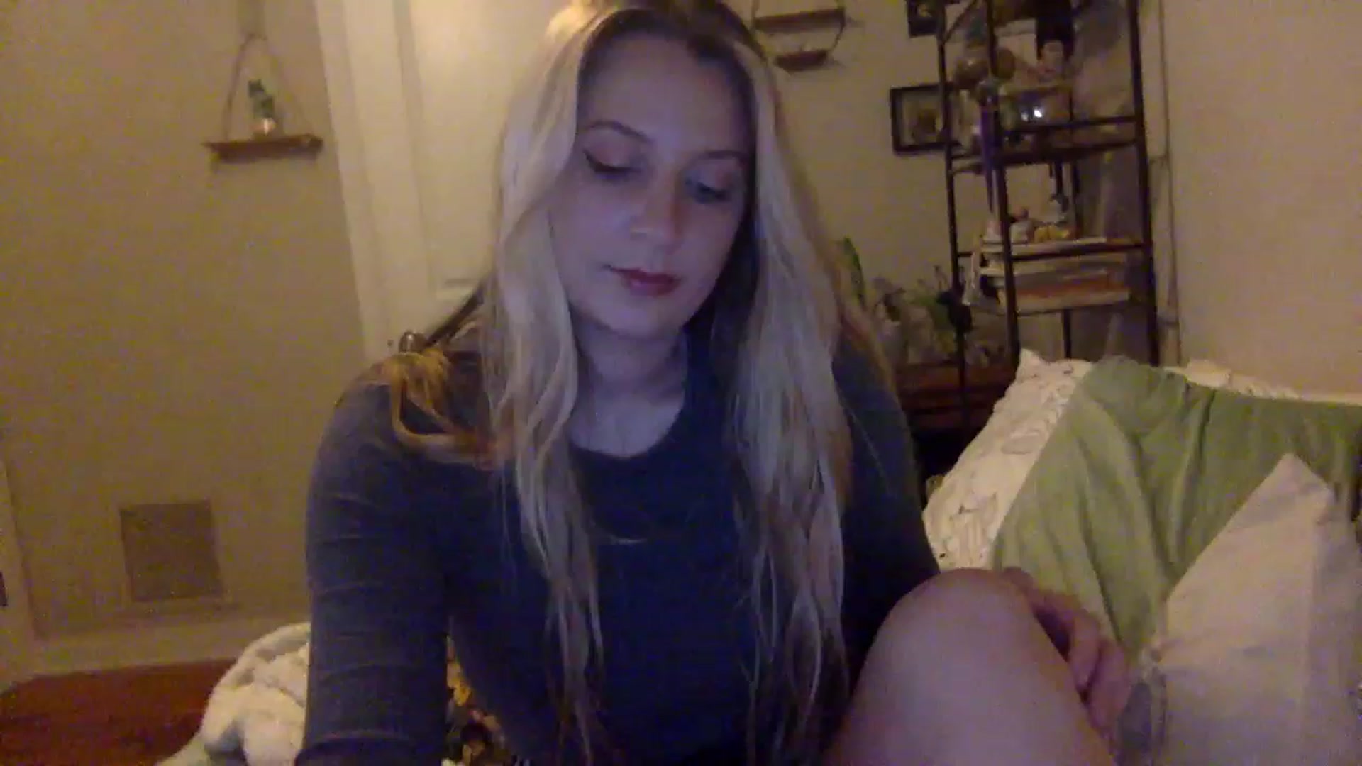 Gallery image thumbnail from Amateurblonde's myfreecams stream on, 02/09/2023, 11:10 image 7 of 20