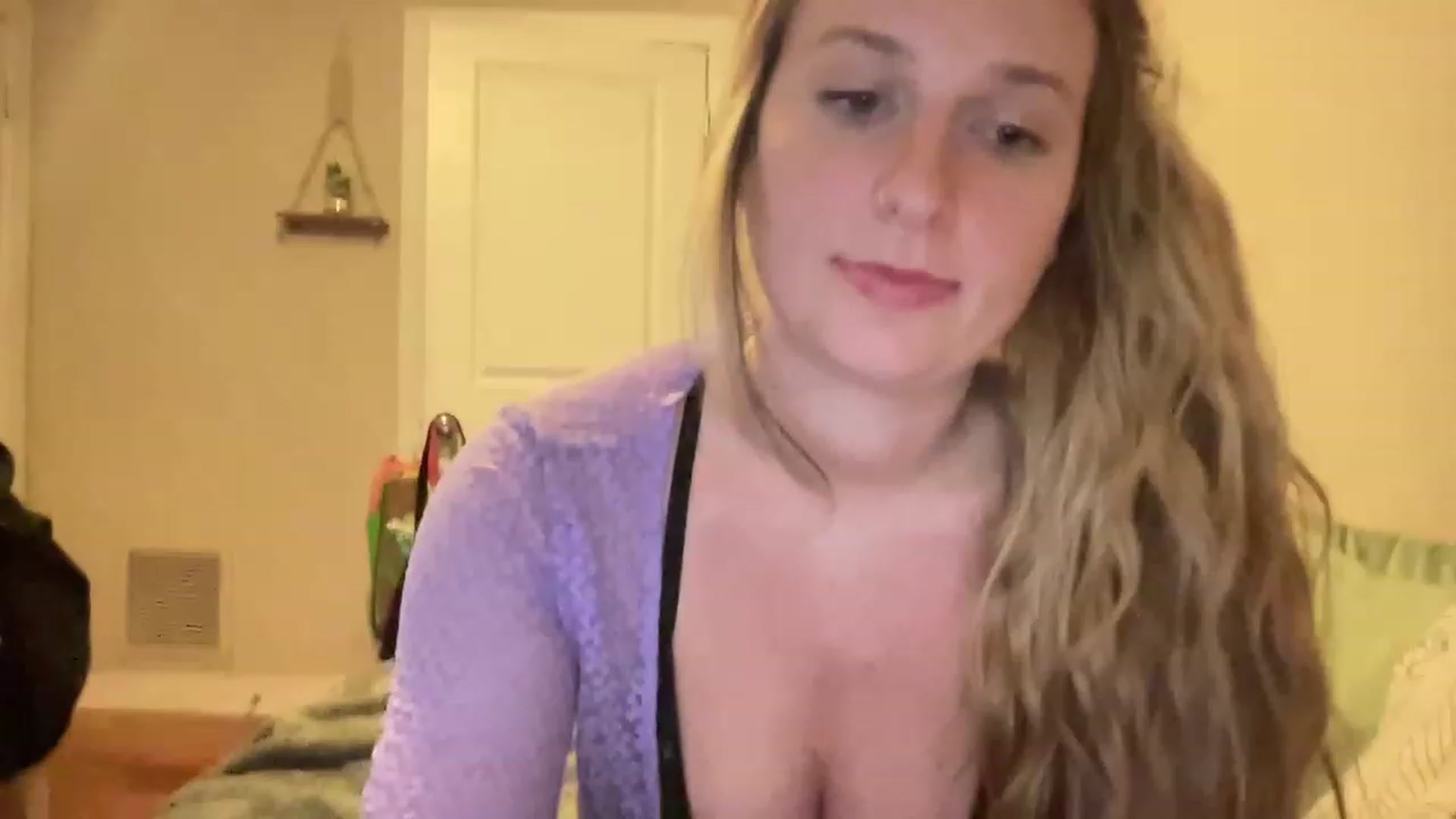 Gallery image thumbnail from Amateurblonde's myfreecams stream on, 03/14/2023, 06:12 image 18 of 20