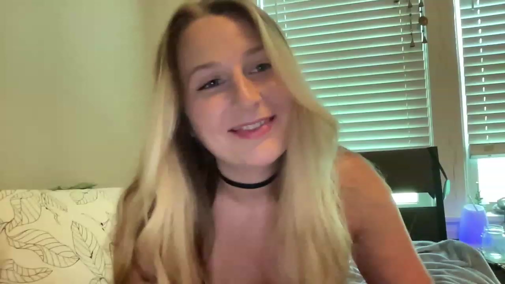 Gallery image thumbnail from Amateurblonde's myfreecams stream on, 06/06/2023, 19:26 image 2 of 20