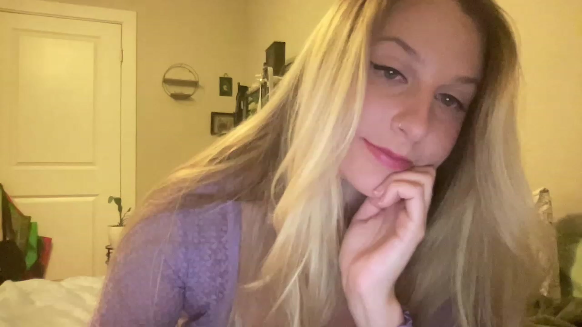Gallery image thumbnail from Amateurblonde's myfreecams stream on, 06/24/2023, 06:49 image 12 of 20