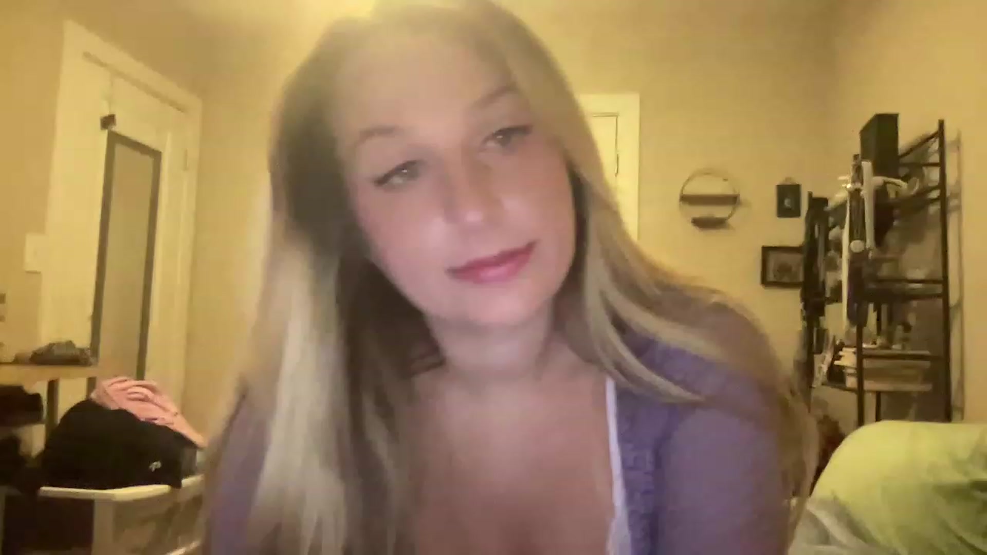Gallery image thumbnail from Amateurblonde's myfreecams stream on, 06/24/2023, 06:49 image 7 of 20