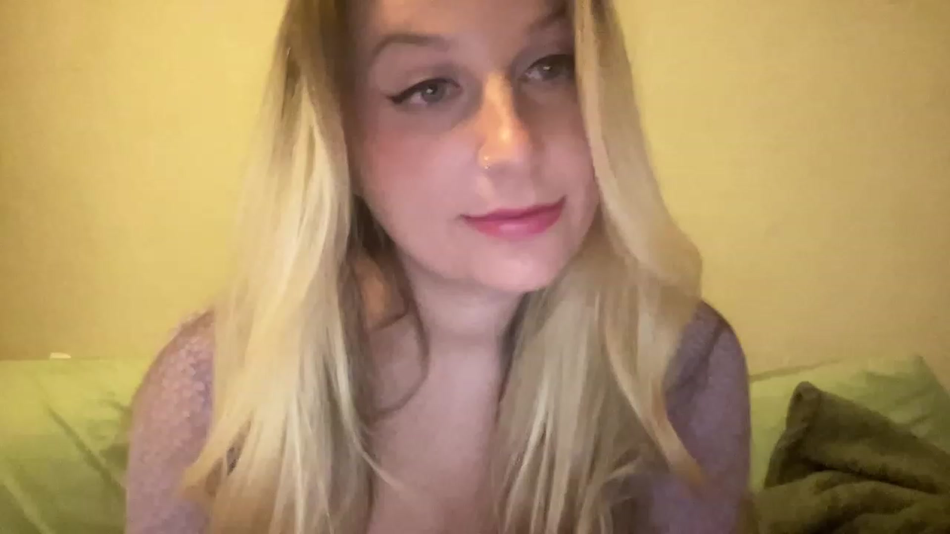 Gallery image thumbnail from Amateurblonde's myfreecams stream on, 06/24/2023, 06:49 image 1 of 20