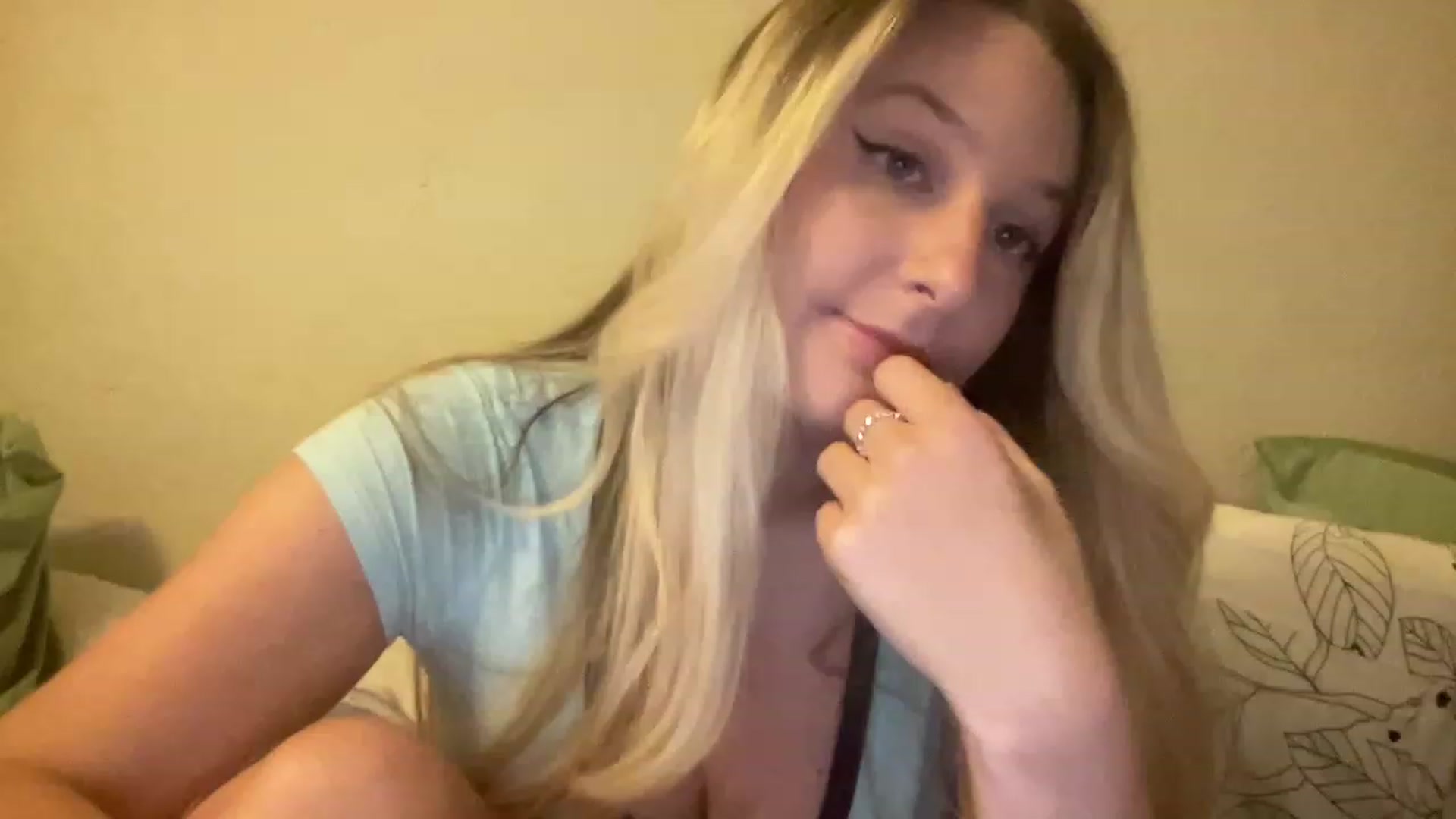 Gallery image thumbnail from Amateurblonde's myfreecams stream on, 06/28/2023, 06:18 image 6 of 20