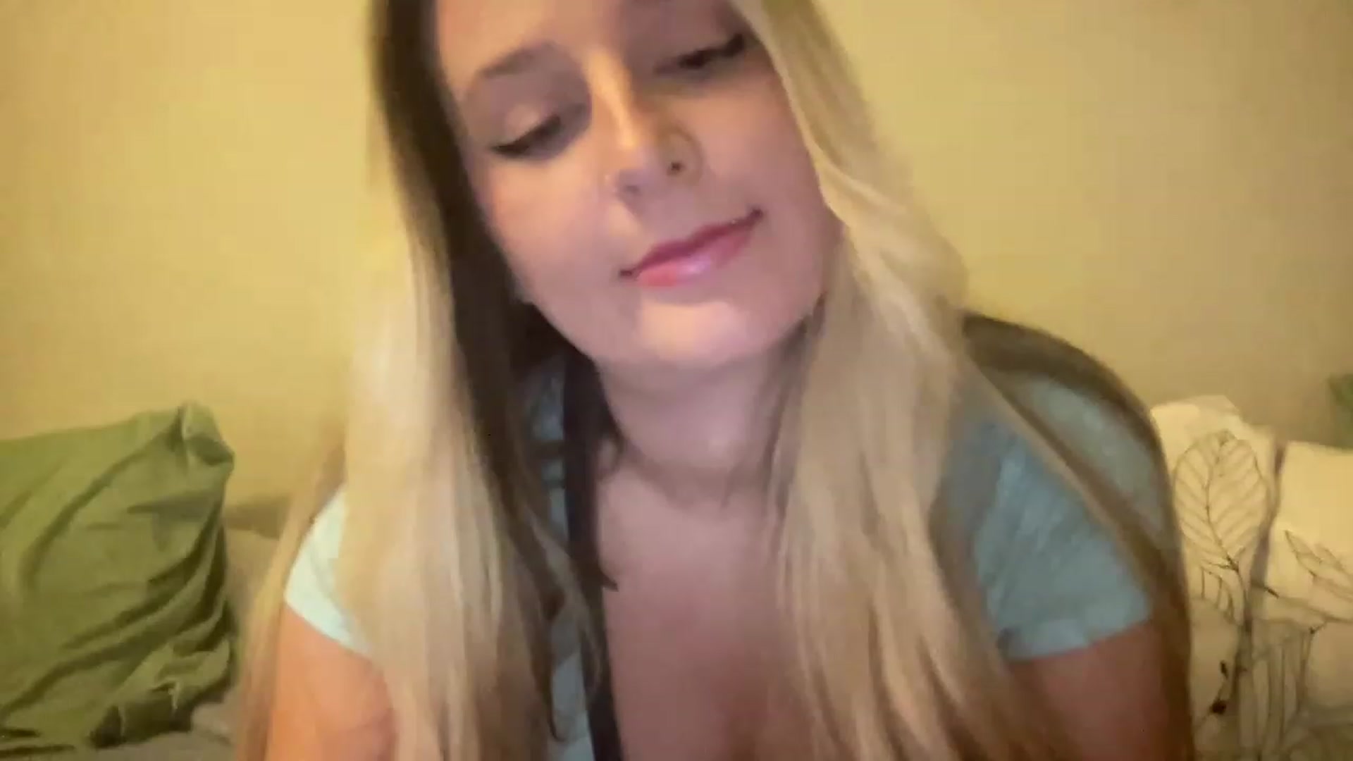 Gallery image thumbnail from Amateurblonde's myfreecams stream on, 06/28/2023, 06:18 image 20 of 20