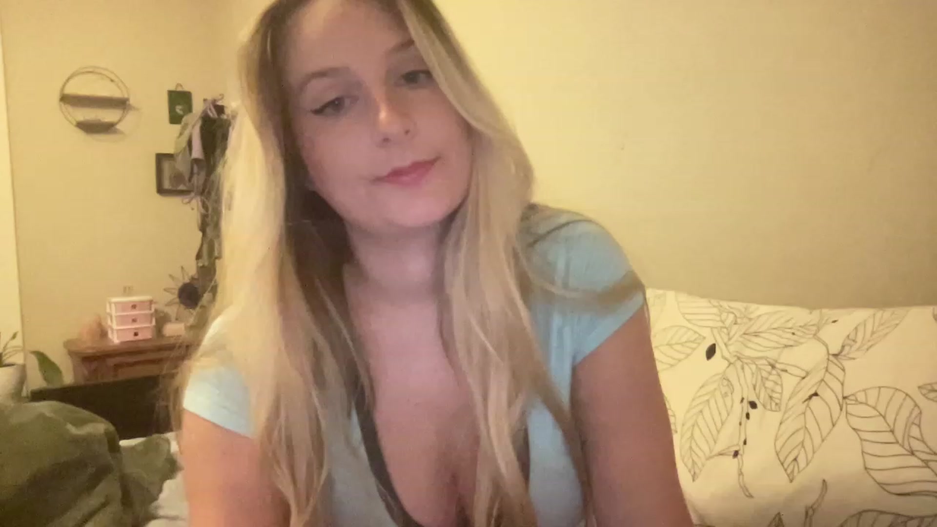 Gallery image thumbnail from Amateurblonde's myfreecams stream on, 06/28/2023, 07:54 image 19 of 20