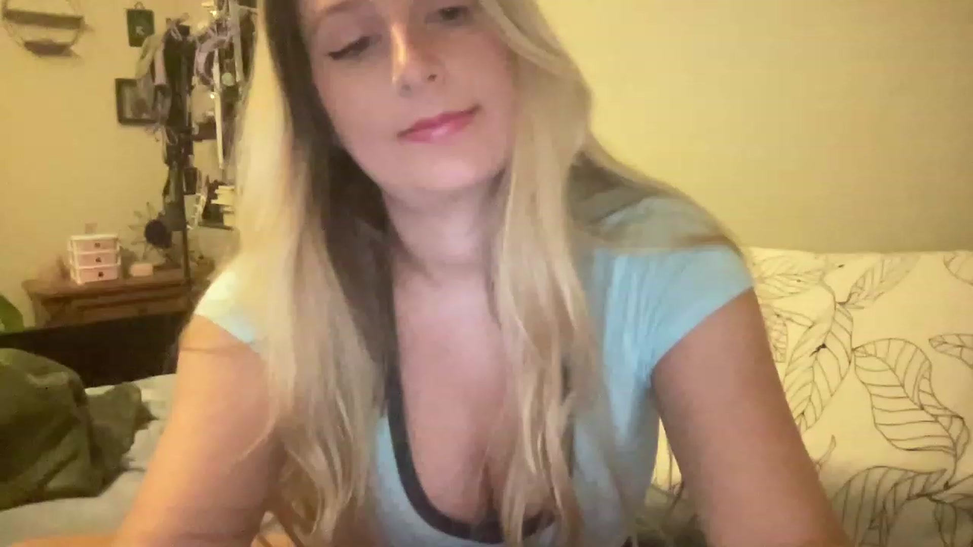 Gallery image thumbnail from Amateurblonde's myfreecams stream on, 06/28/2023, 07:54 image 11 of 20