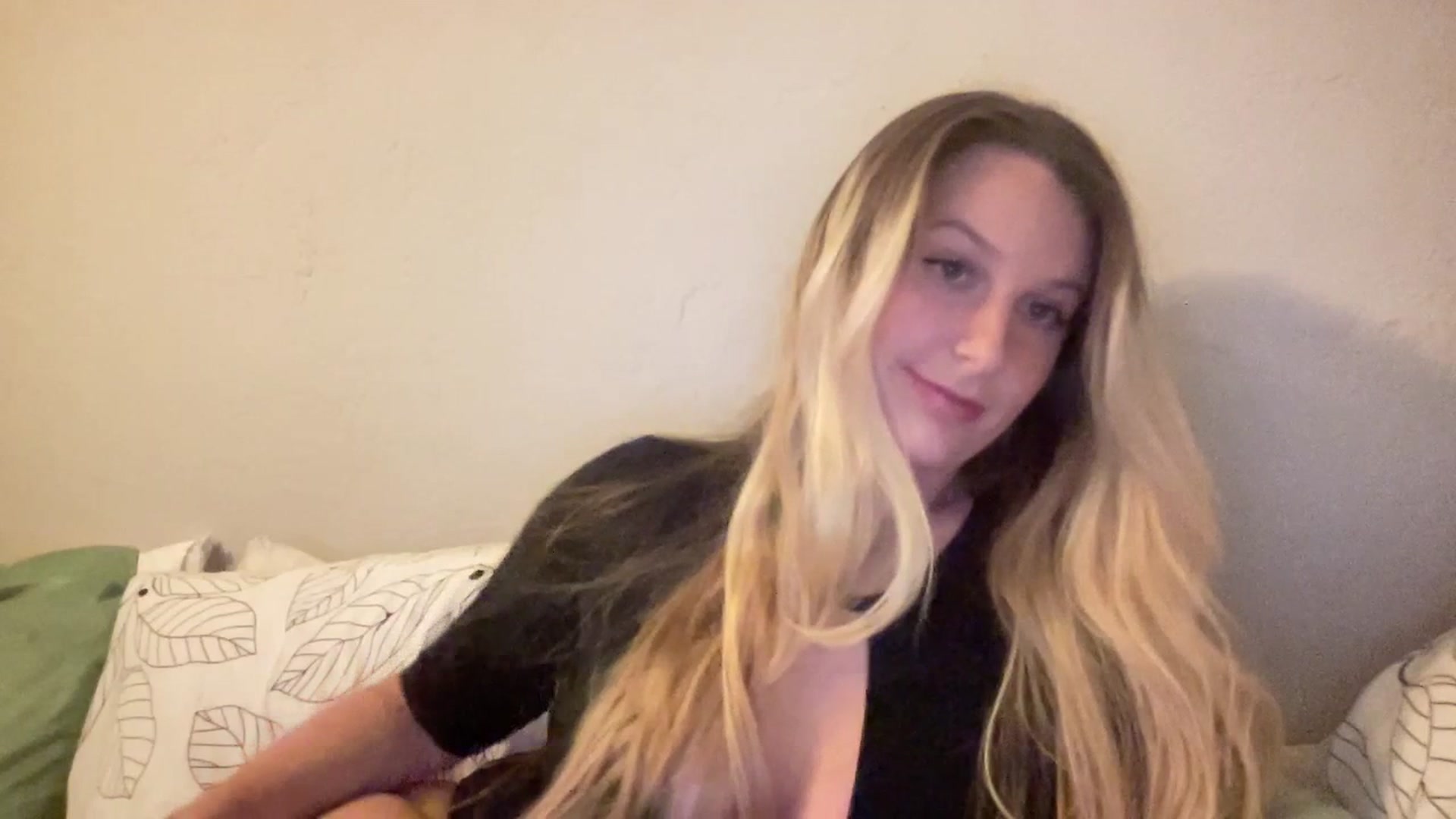 Gallery image thumbnail from Amateurblonde's myfreecams stream on, 07/19/2023, 05:51 image 2 of 20