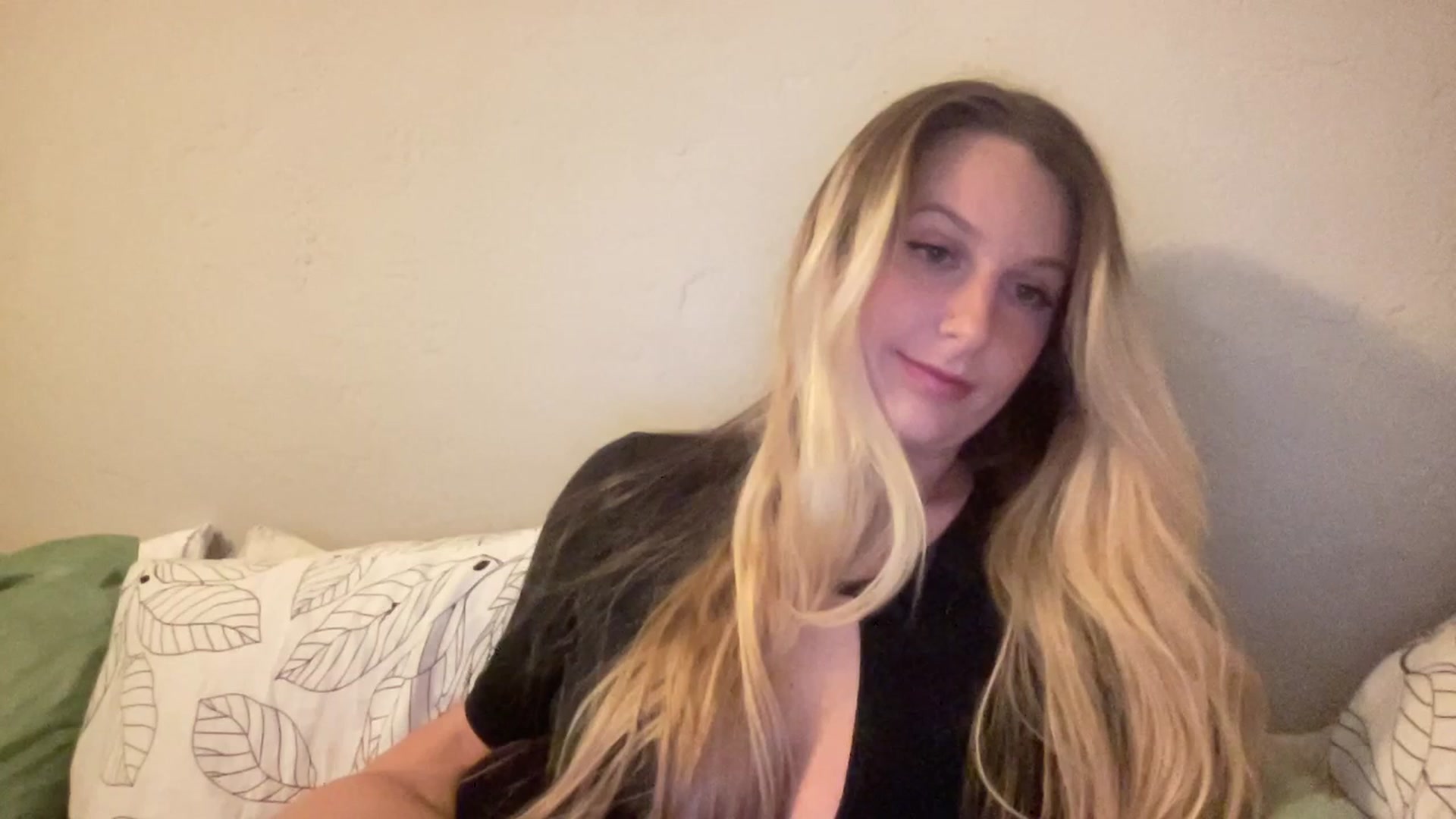 Gallery image thumbnail from Amateurblonde's myfreecams stream on, 07/19/2023, 05:51 image 3 of 20