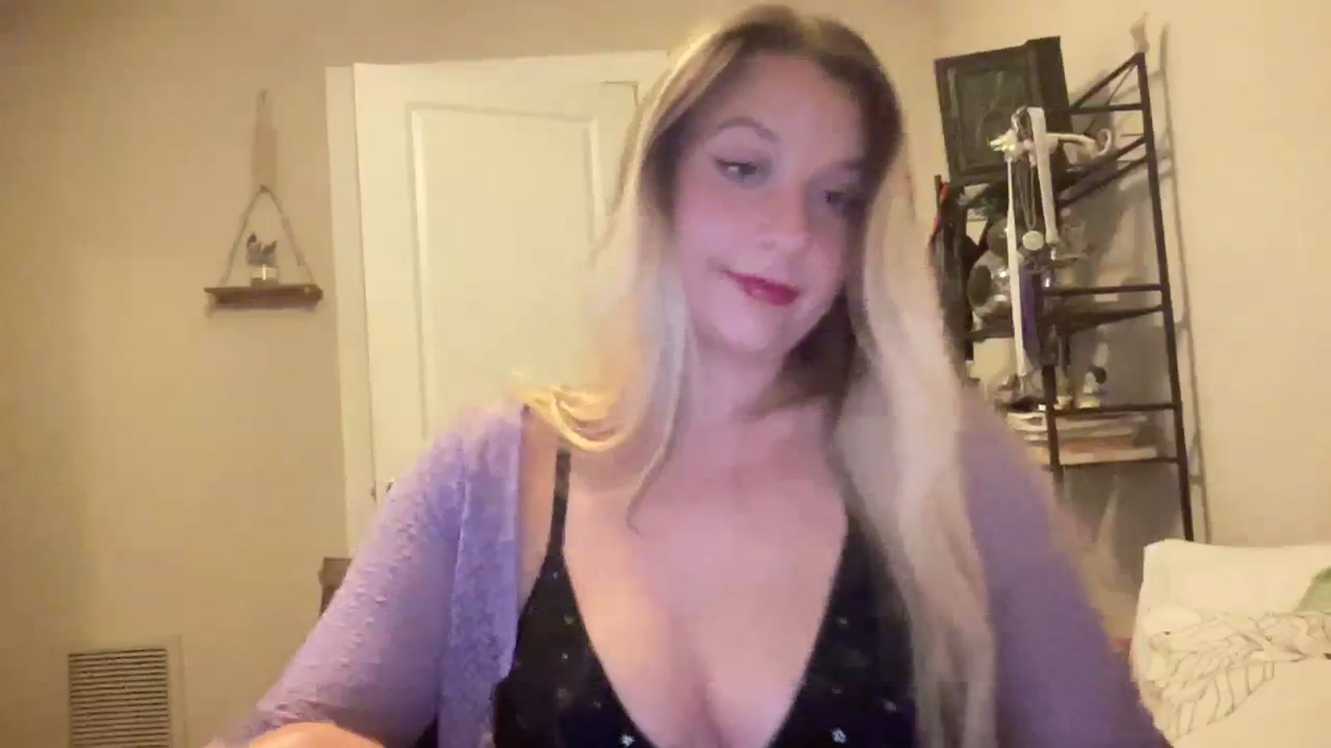 Gallery image thumbnail from Amateurblonde's myfreecams stream on, 07/23/2023, 06:09 image 19 of 20