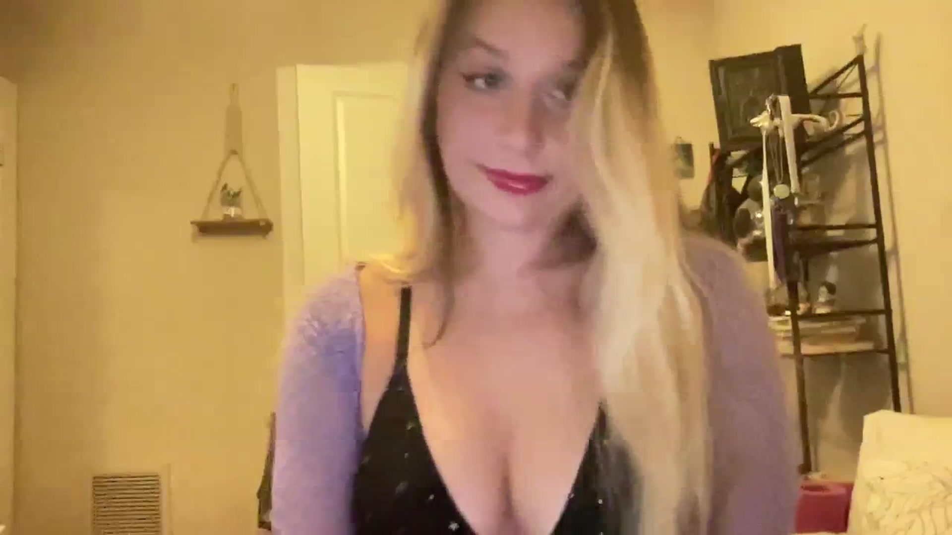 Gallery image thumbnail from Amateurblonde's myfreecams stream on, 07/23/2023, 06:09 image 10 of 20