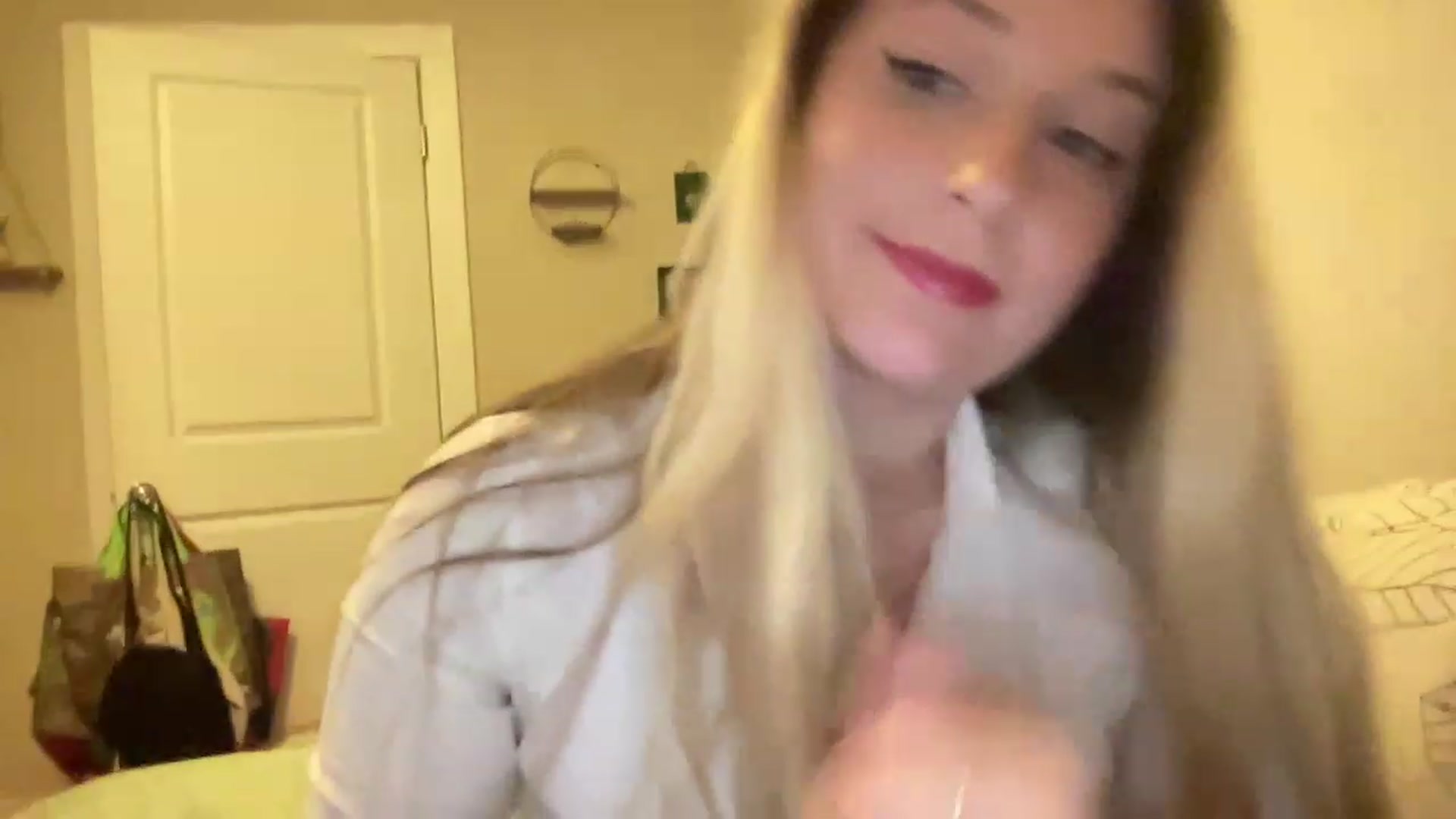 Gallery image thumbnail from Amateurblonde's myfreecams stream on, 07/29/2023, 08:28 image 3 of 20