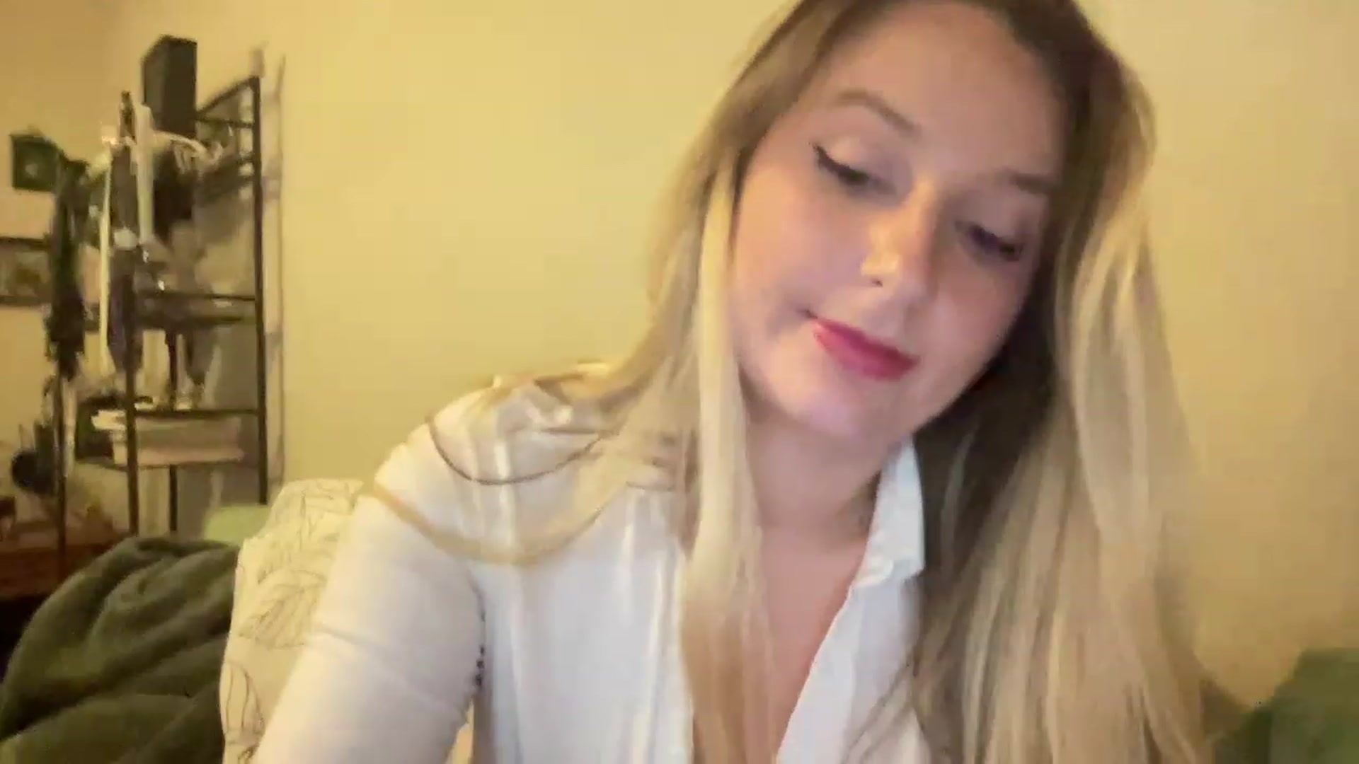 Gallery image thumbnail from Amateurblonde's myfreecams stream on, 07/29/2023, 08:28 image 16 of 20