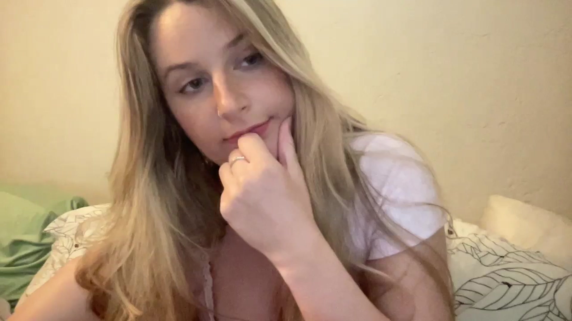 Gallery image thumbnail from Amateurblonde's myfreecams stream on, 09/28/2023, 17:42 image 13 of 20