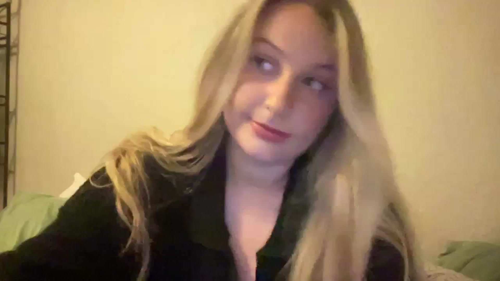 Gallery image thumbnail from Amateurblonde's myfreecams stream on, 10/12/2023, 08:53 image 1 of 20