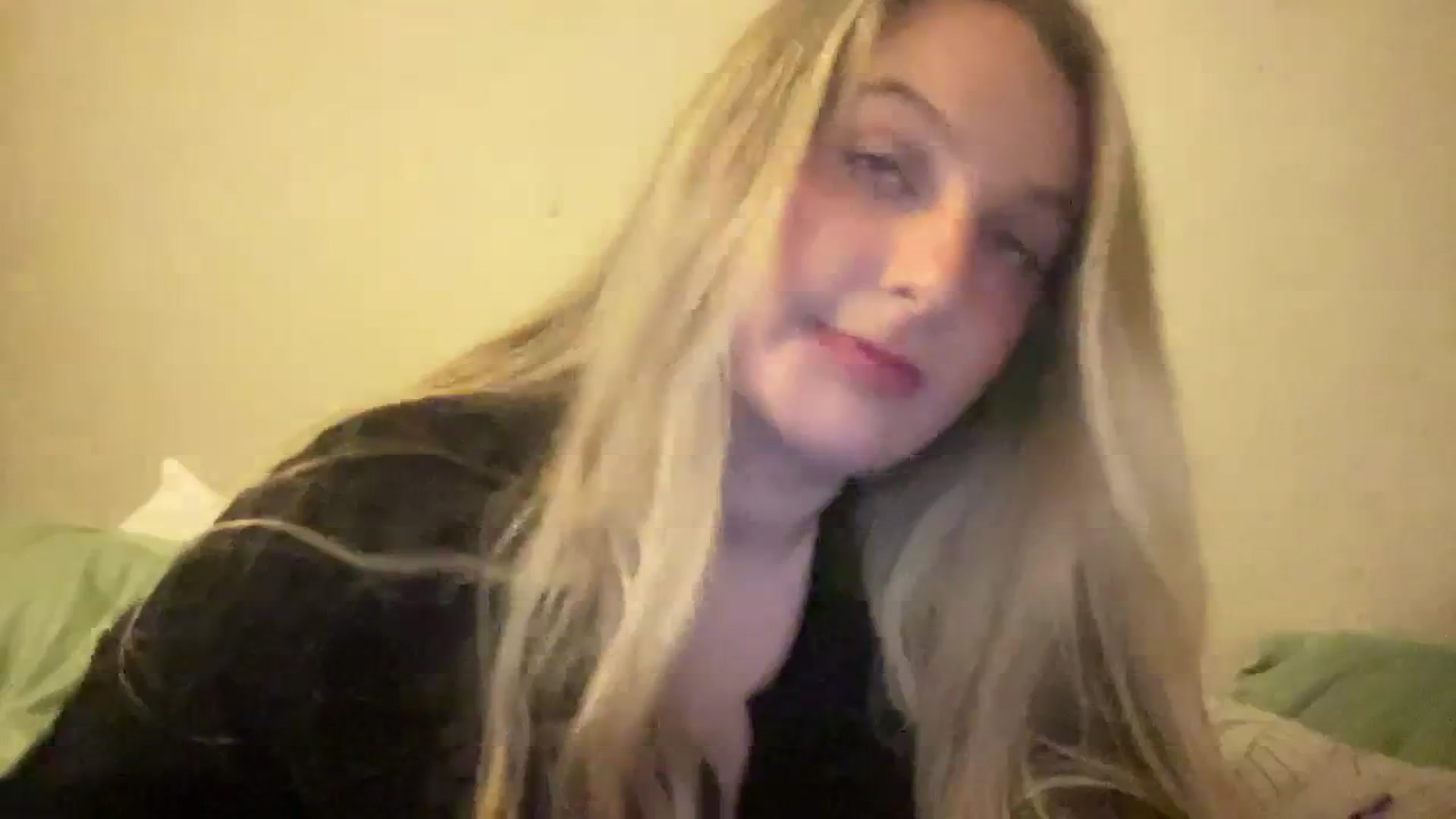 Gallery image thumbnail from Amateurblonde's myfreecams stream on, 10/12/2023, 08:53 image 6 of 20
