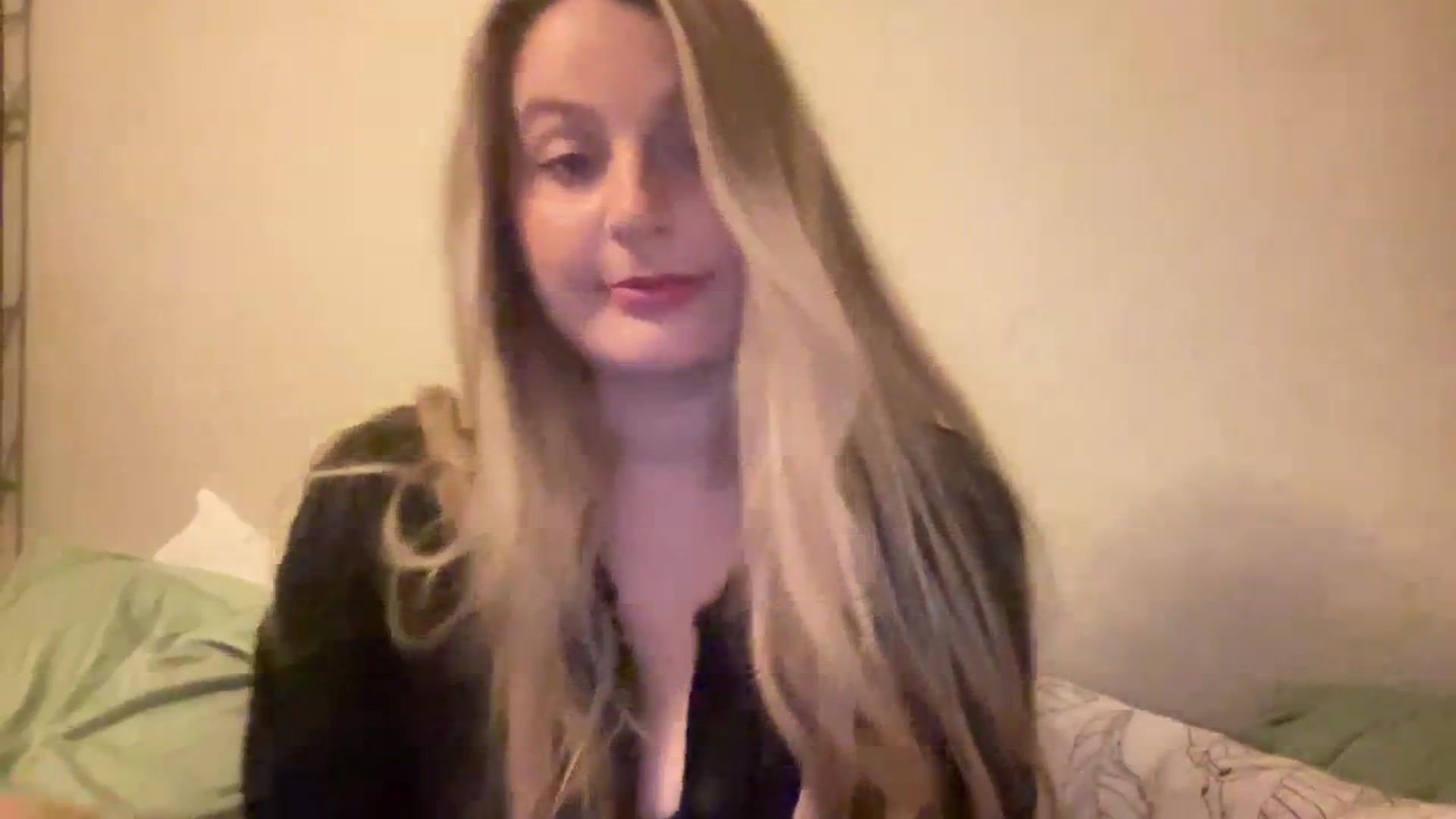 Gallery image thumbnail from Amateurblonde's myfreecams stream on, 10/12/2023, 08:53 image 5 of 20