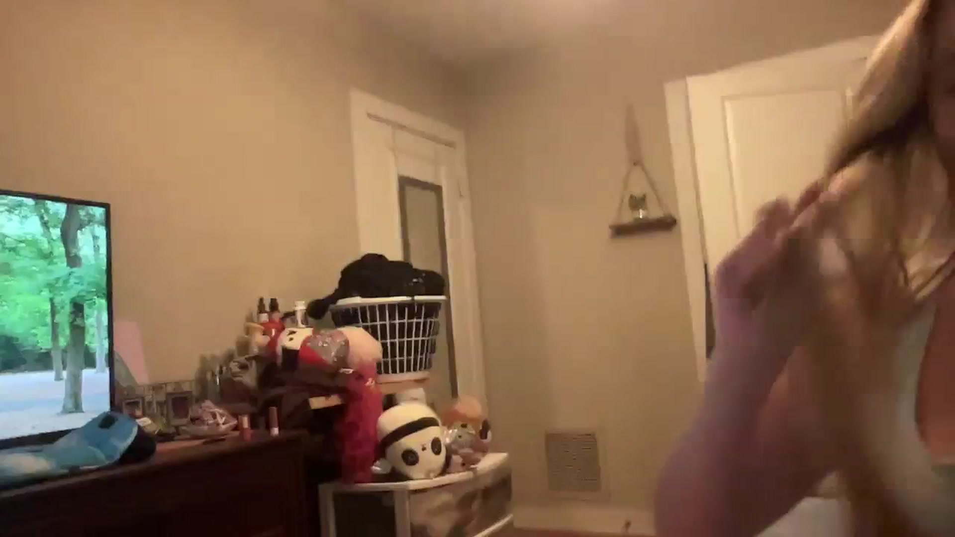 Gallery image thumbnail from Amateurblonde's myfreecams stream on, 11/10/2023, 08:15 image 15 of 20