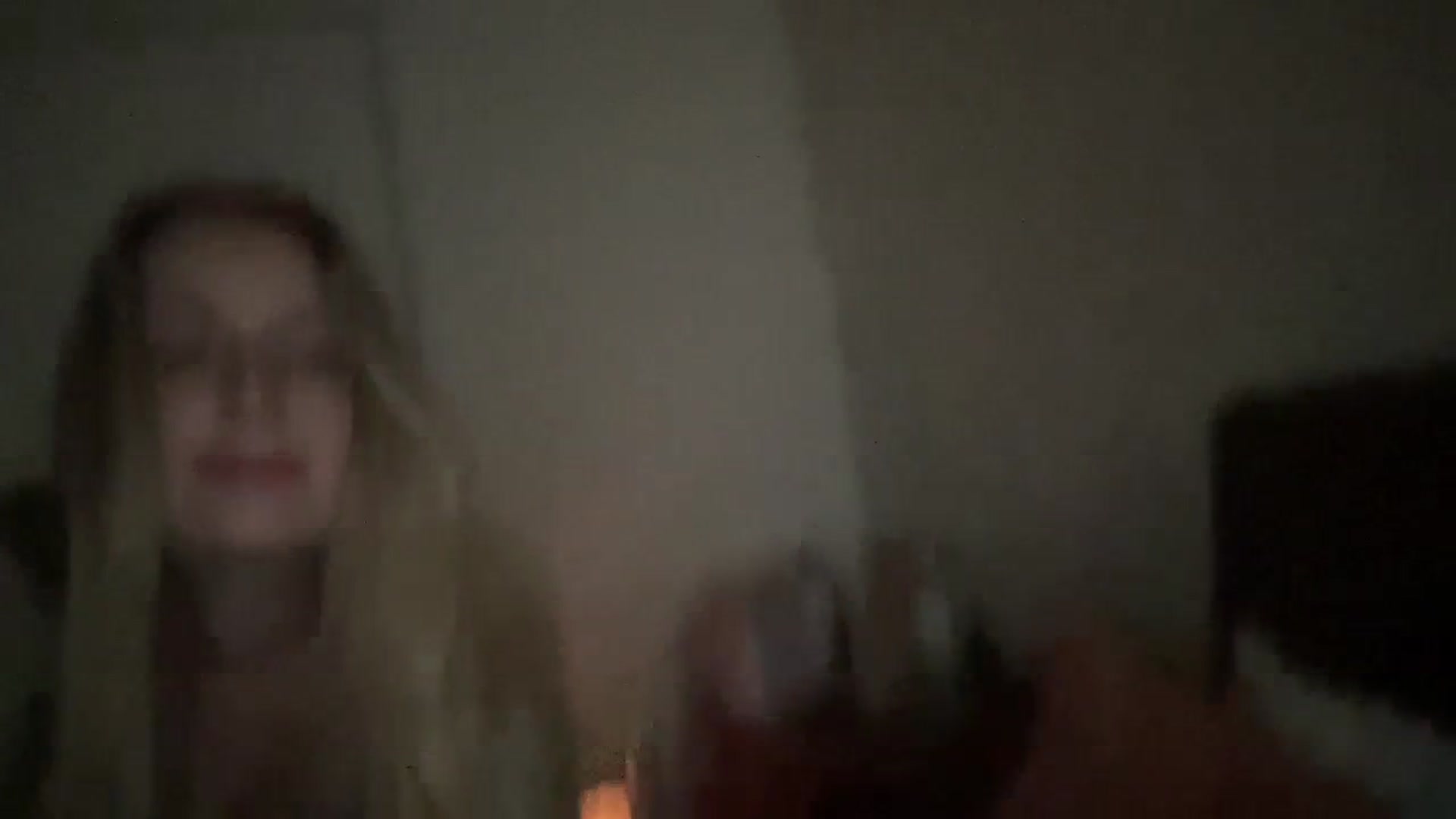 Gallery image thumbnail from Amateurblonde's myfreecams stream on, 01/03/2024, 01:44 image 15 of 20