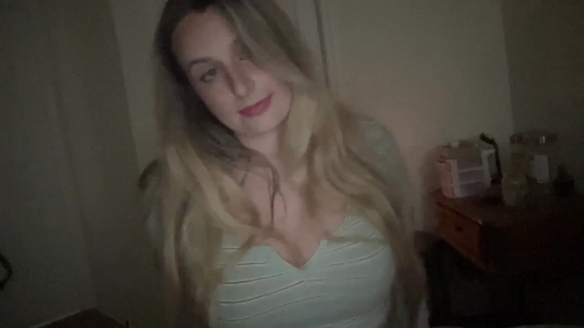 Gallery image thumbnail from Amateurblonde's myfreecams stream on, 01/03/2024, 01:44 image 3 of 20