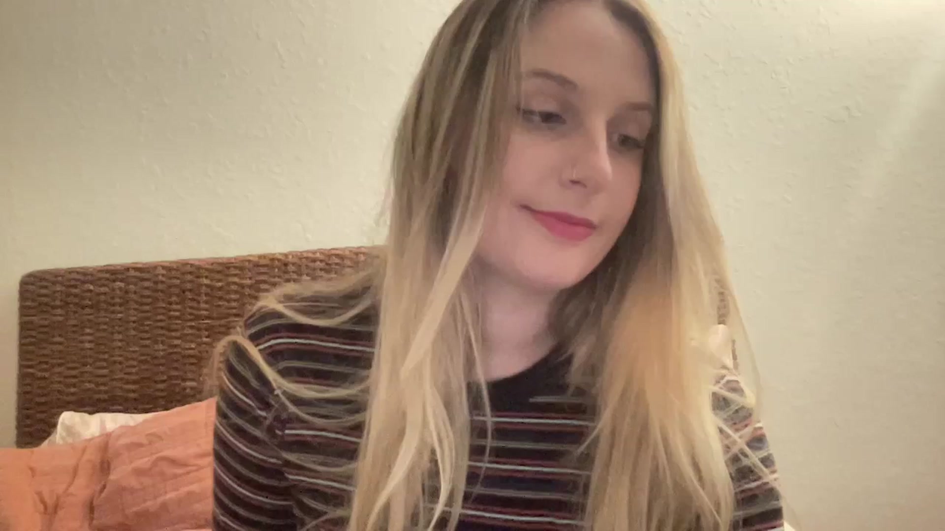 Gallery image thumbnail from Amateurblonde's myfreecams stream on, 02/16/2024, 17:47 image 10 of 20