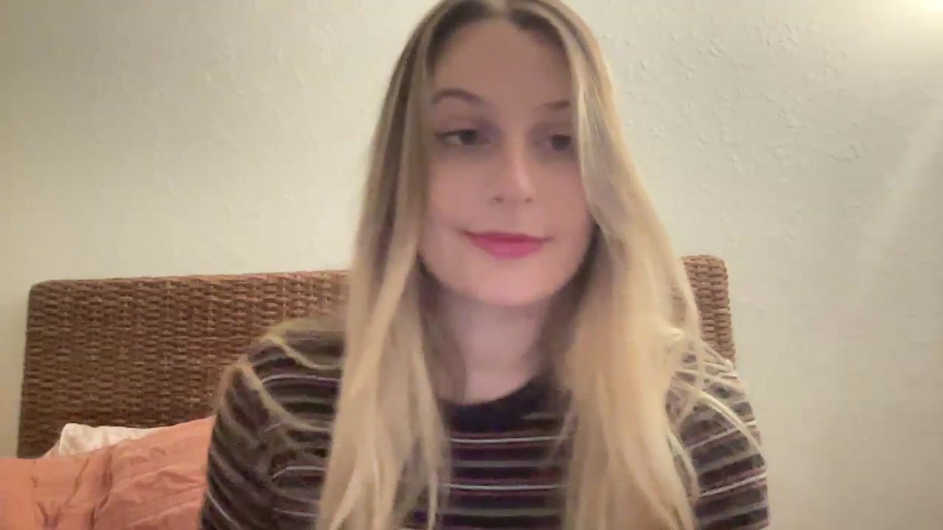 Gallery image thumbnail from Amateurblonde's myfreecams stream on, 02/16/2024, 17:47 image 9 of 20