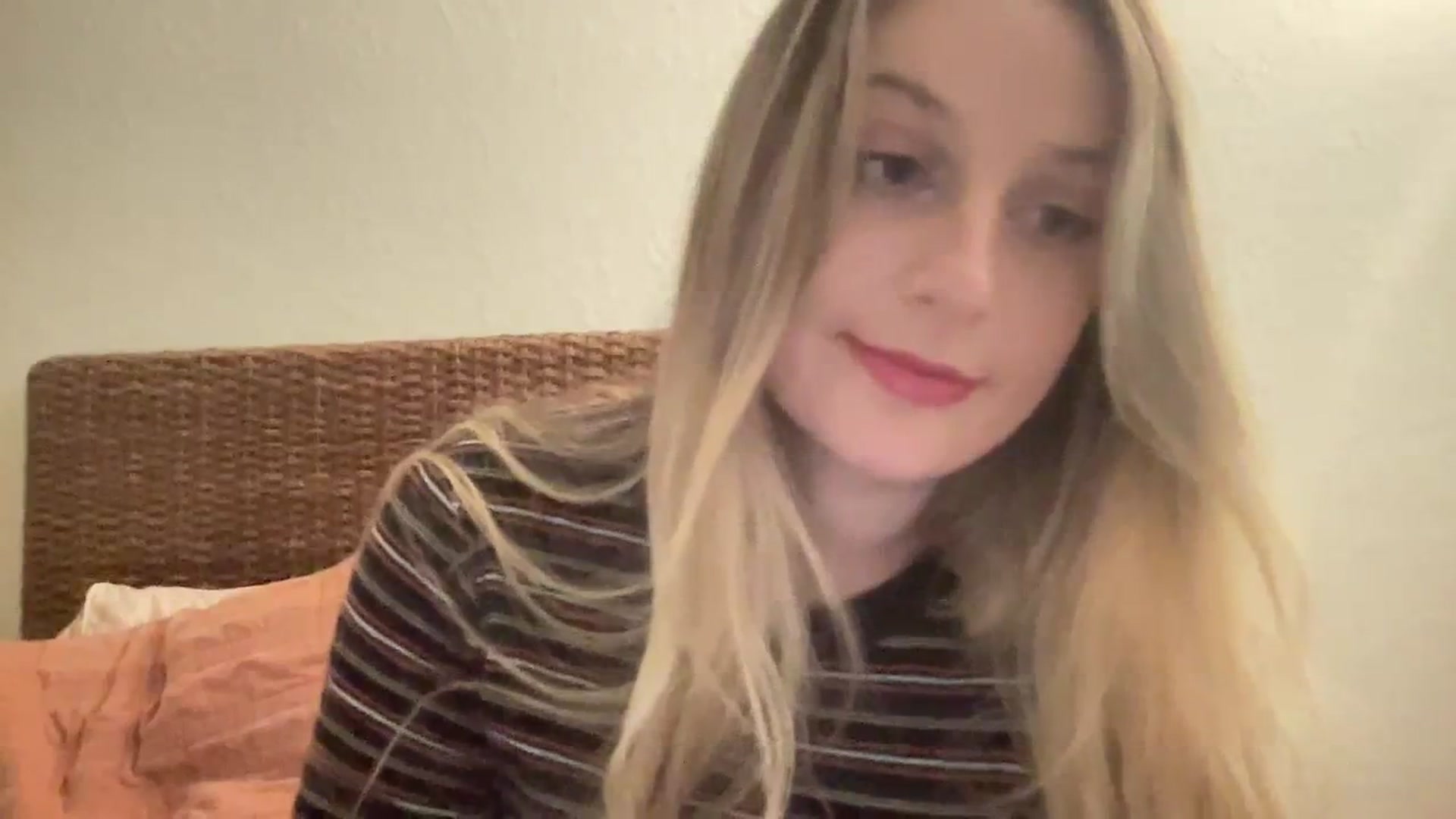 Gallery image thumbnail from Amateurblonde's myfreecams stream on, 02/16/2024, 17:47 image 7 of 20