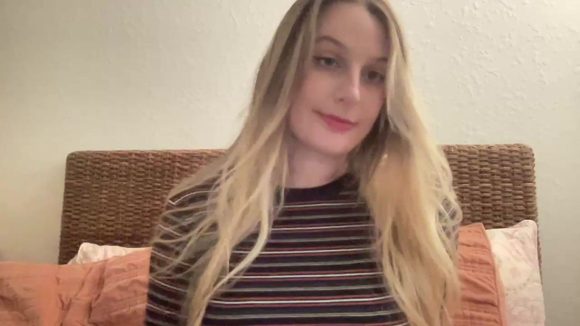 Gallery image thumbnail from Amateurblonde's myfreecams stream on, 02/16/2024, 17:47 image 14 of 20