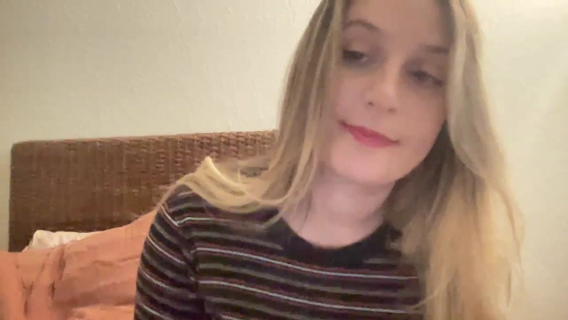 Gallery image thumbnail from Amateurblonde's myfreecams stream on, 02/16/2024, 17:47 image 5 of 20