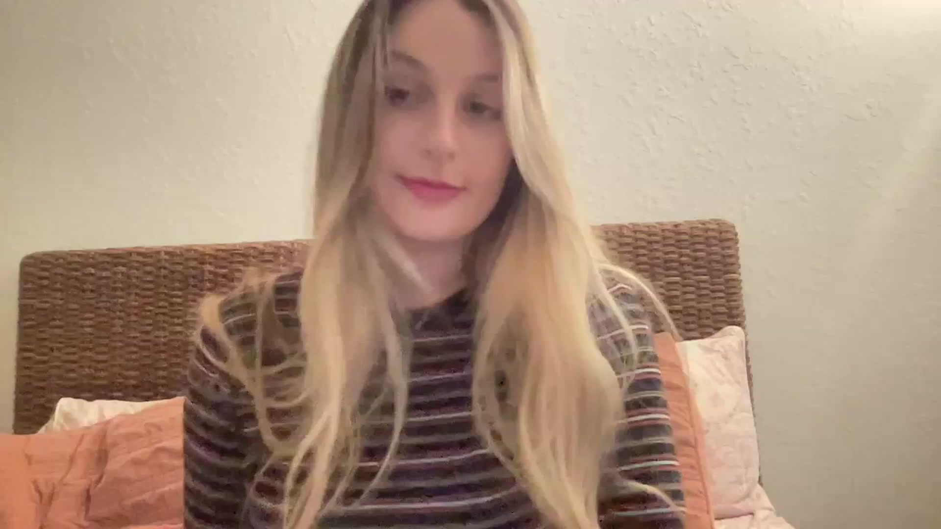 Gallery image thumbnail from Amateurblonde's myfreecams stream on, 02/16/2024, 17:47 image 1 of 20