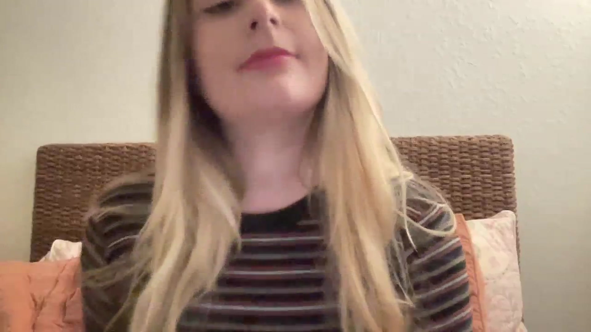 Gallery image thumbnail from Amateurblonde's myfreecams stream on, 02/16/2024, 17:47 image 15 of 20