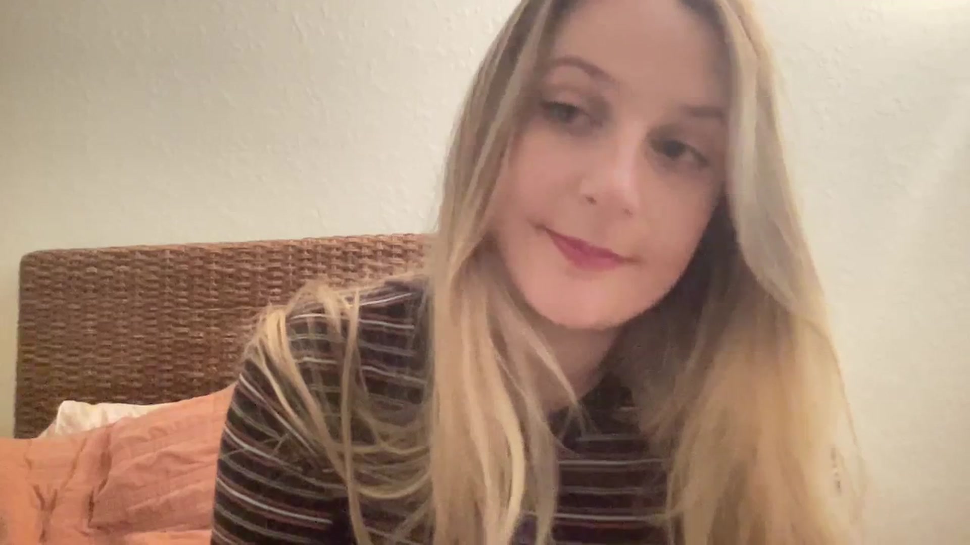 Gallery image thumbnail from Amateurblonde's myfreecams stream on, 02/16/2024, 17:47 image 2 of 20
